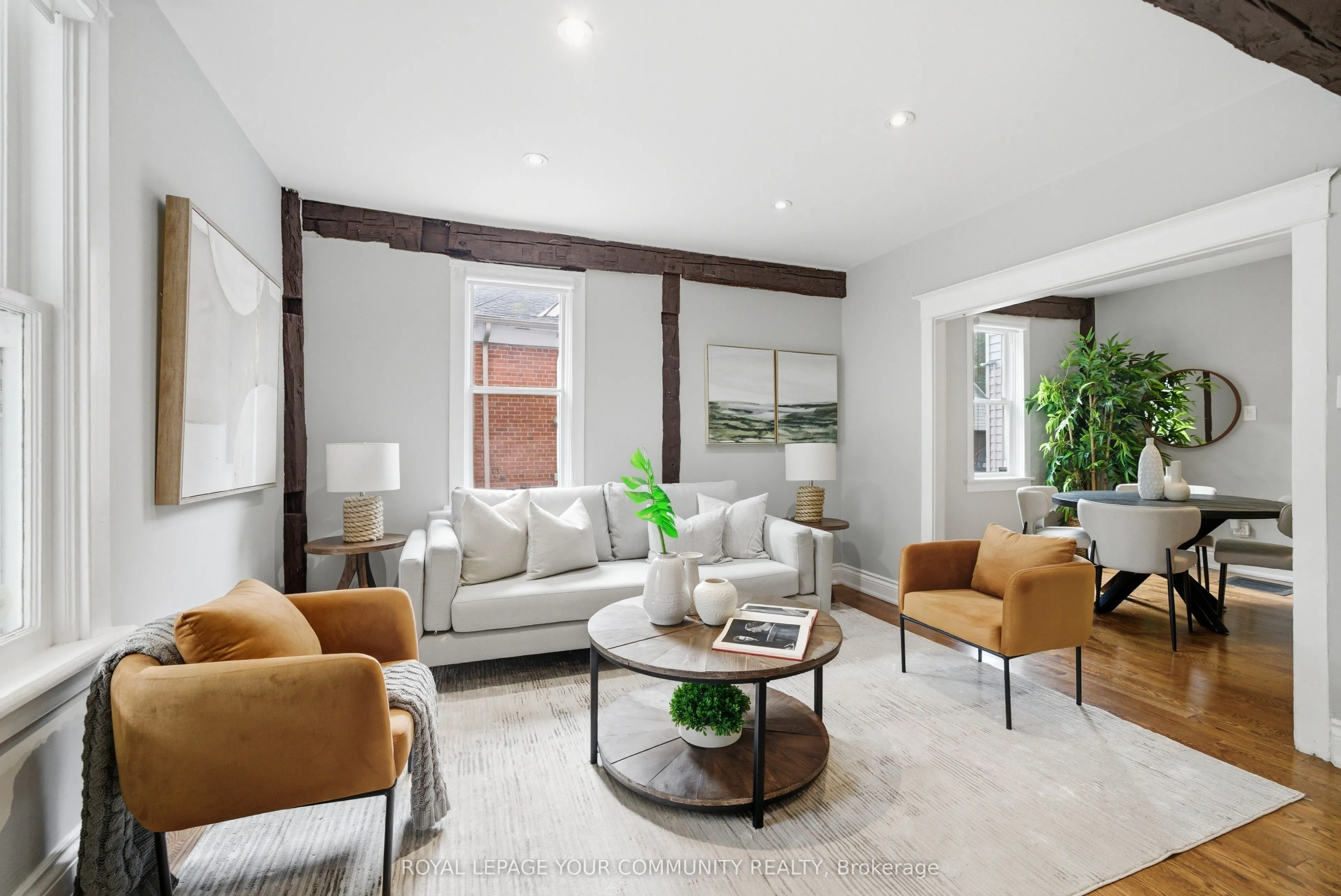 30 Elizabeth Street S