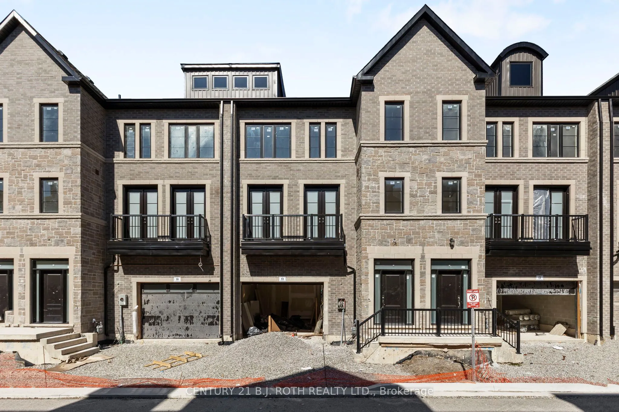 260 EAGLE Street, #11