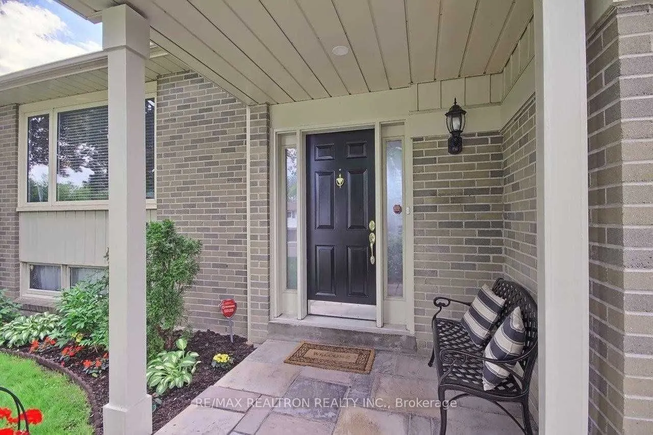 17 Hill Drive