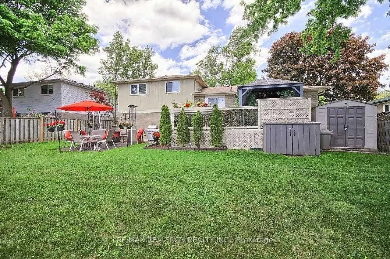 17 Hill Drive