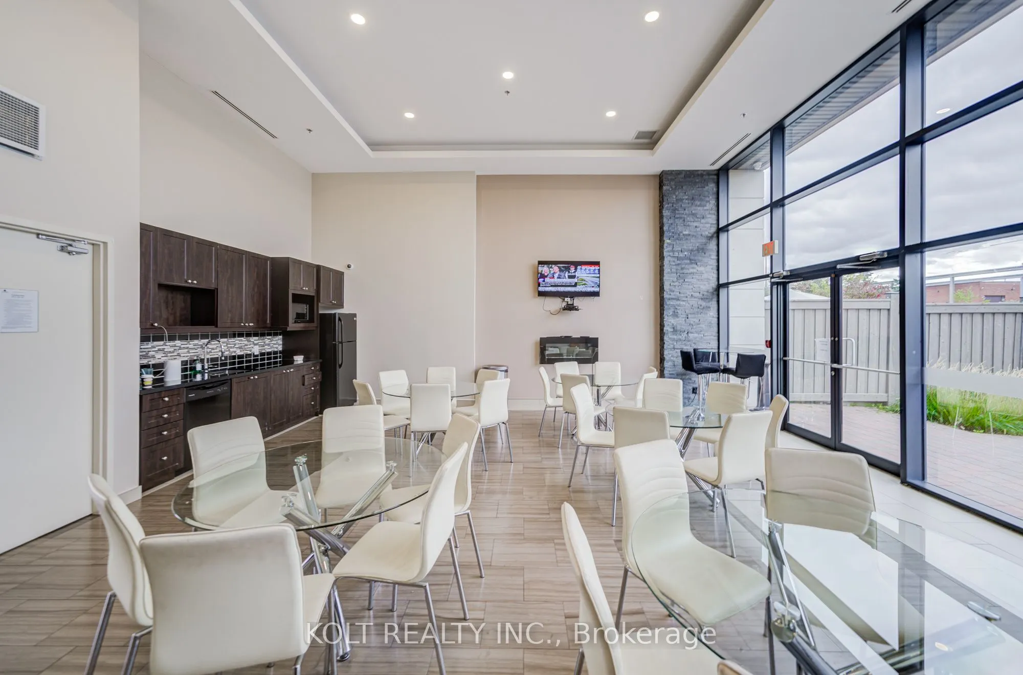 24 Woodstream Boulevard, #PH1013