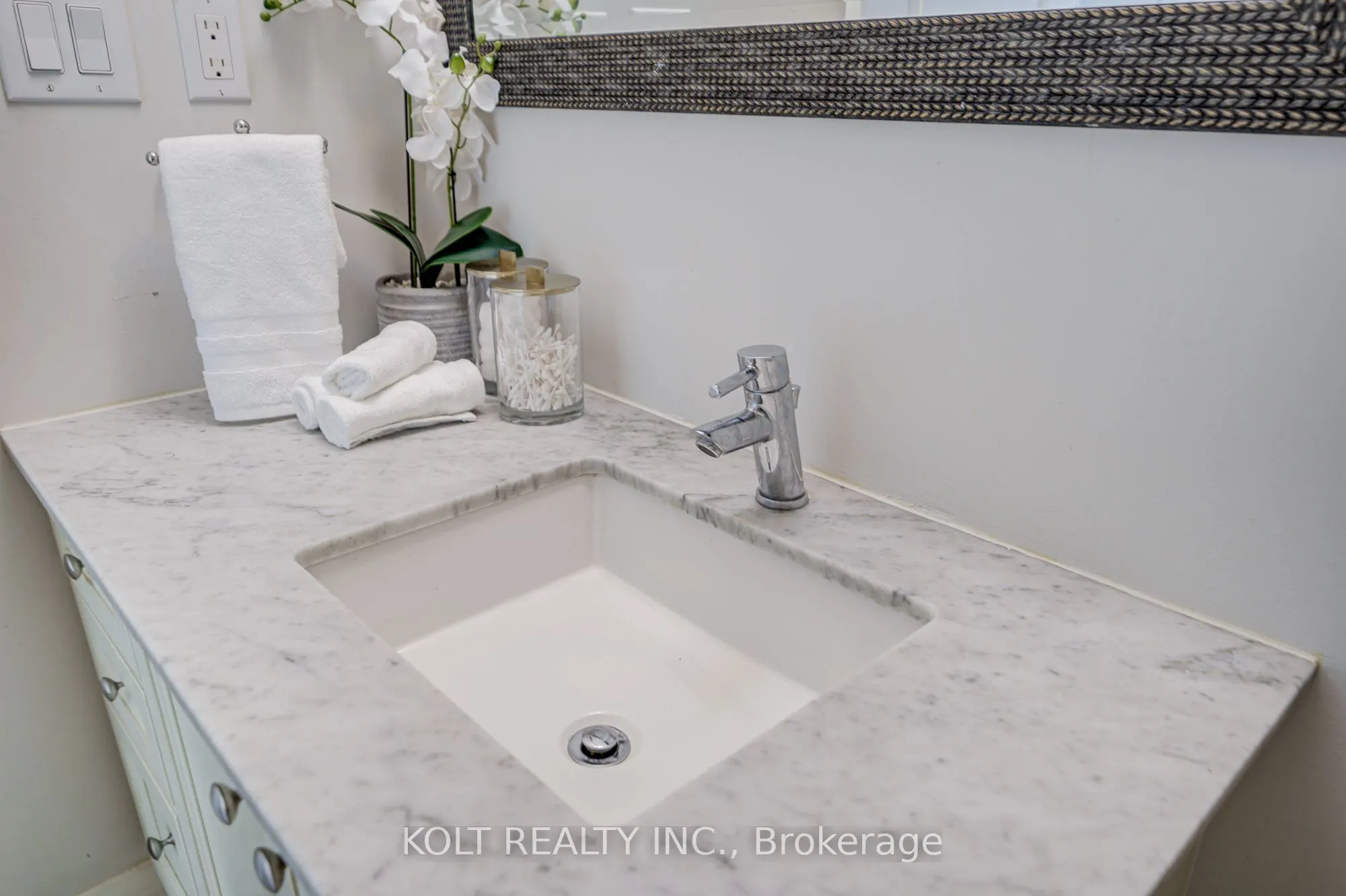 24 Woodstream Boulevard, #PH1013