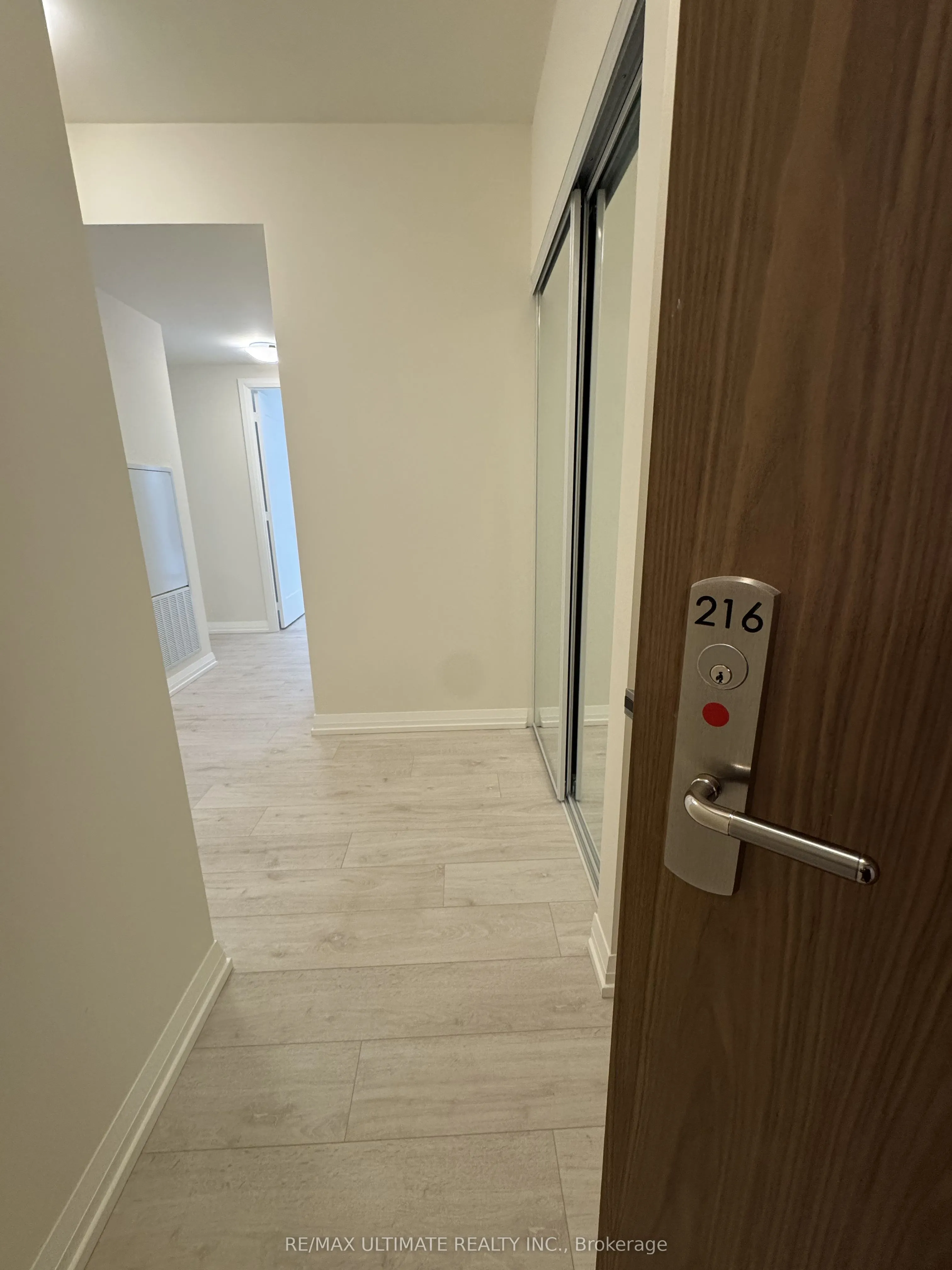 27 Korda Gate, #216