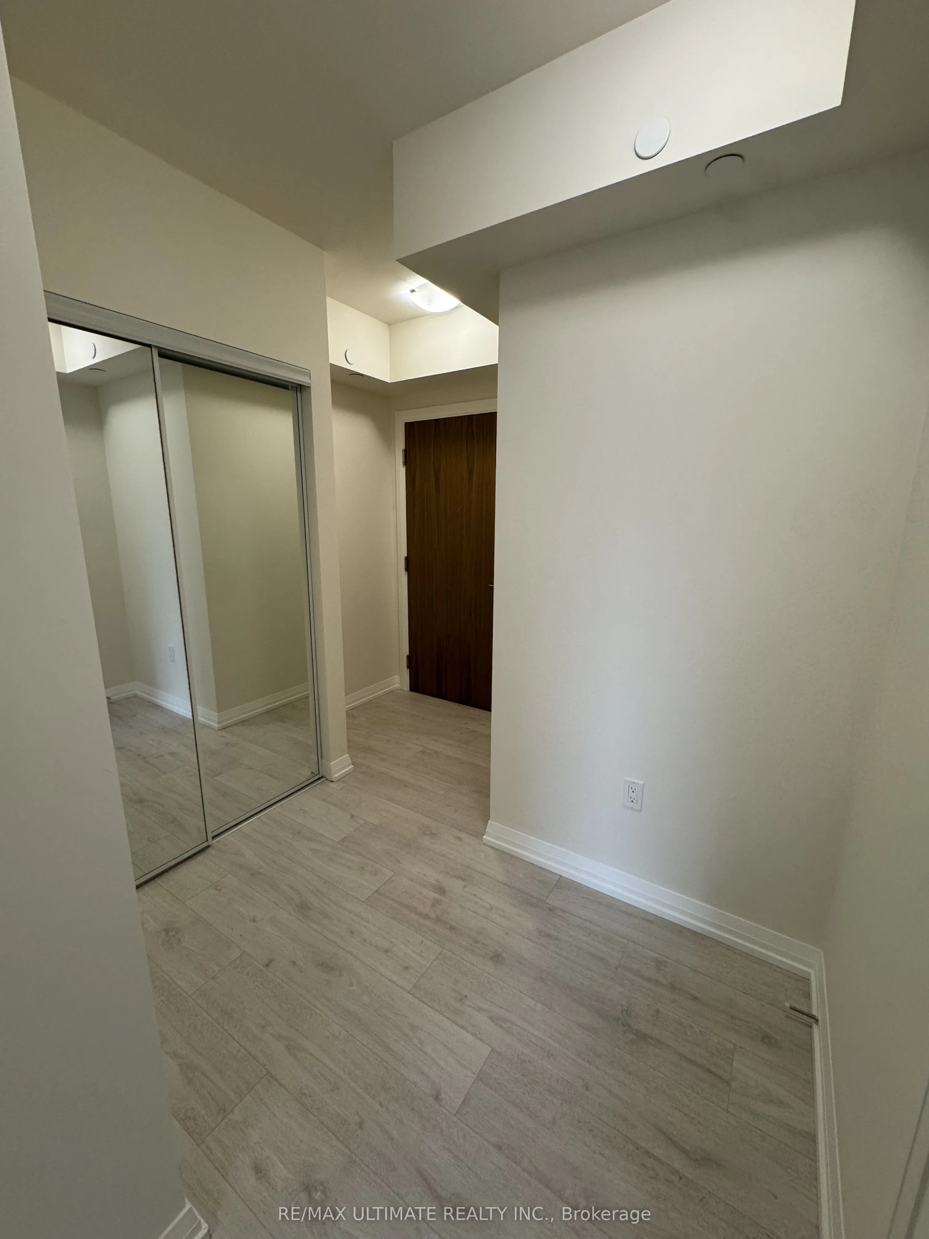 27 Korda Gate, #216