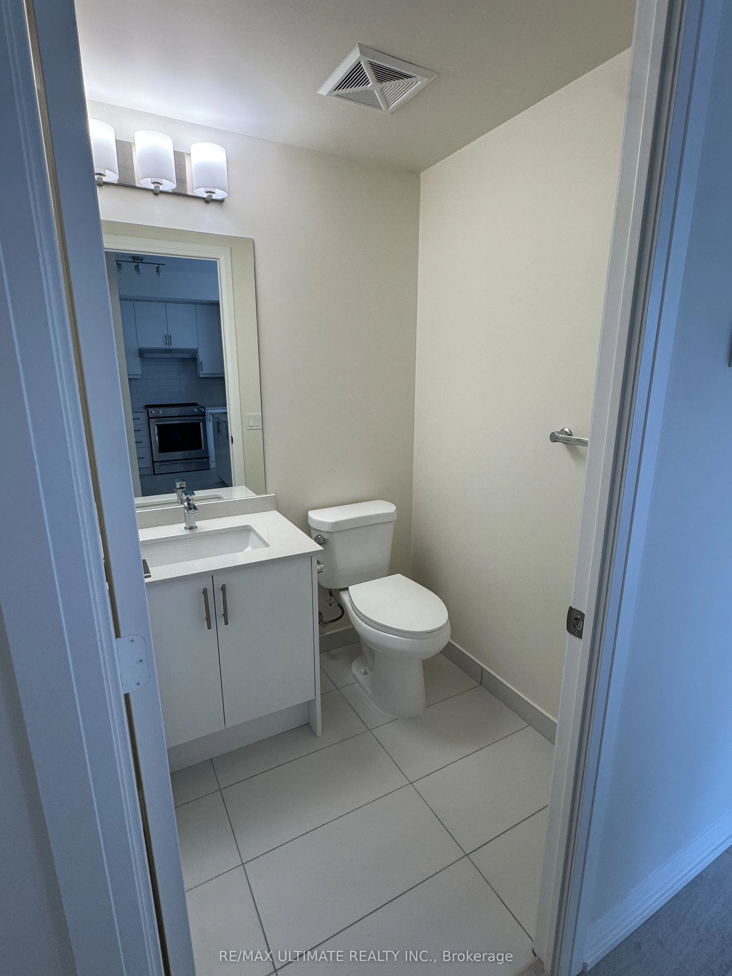 27 Korda Gate, #216
