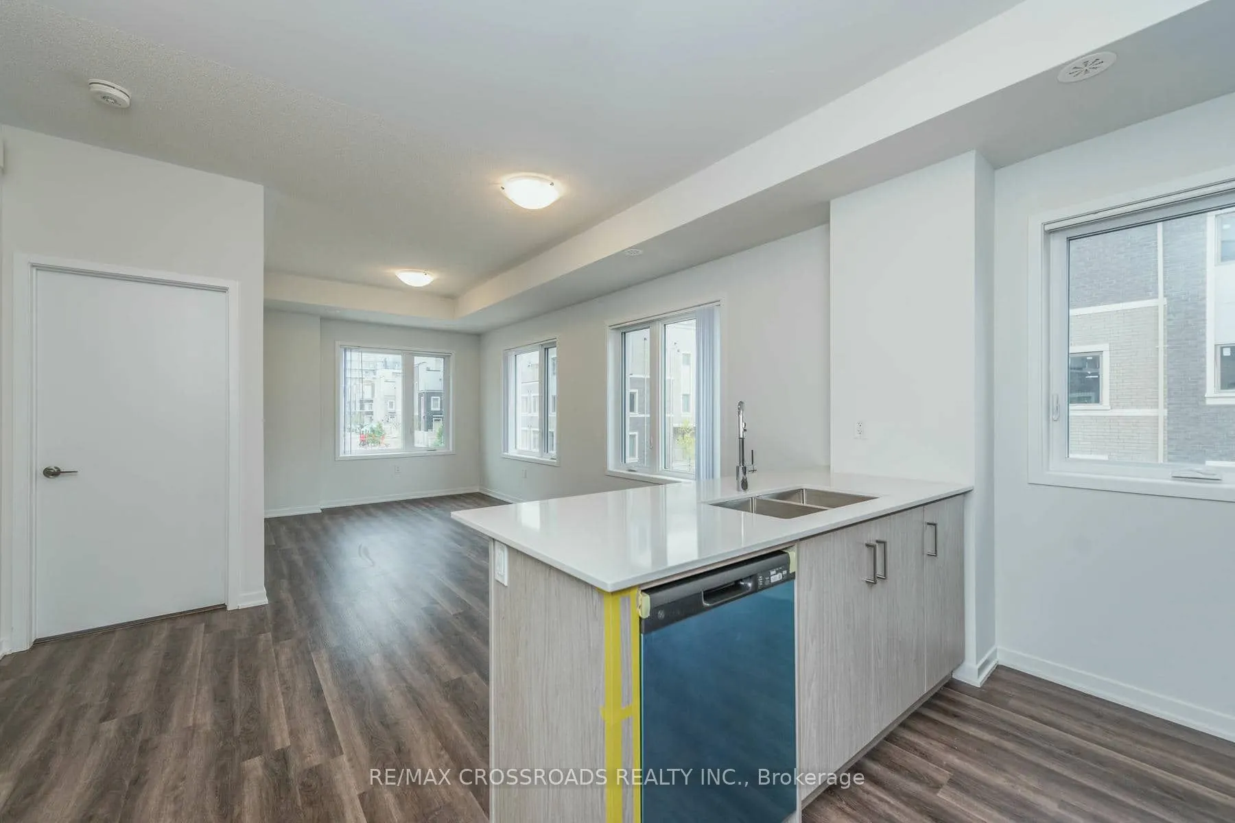 140 Honeycrisp Crescent, #292