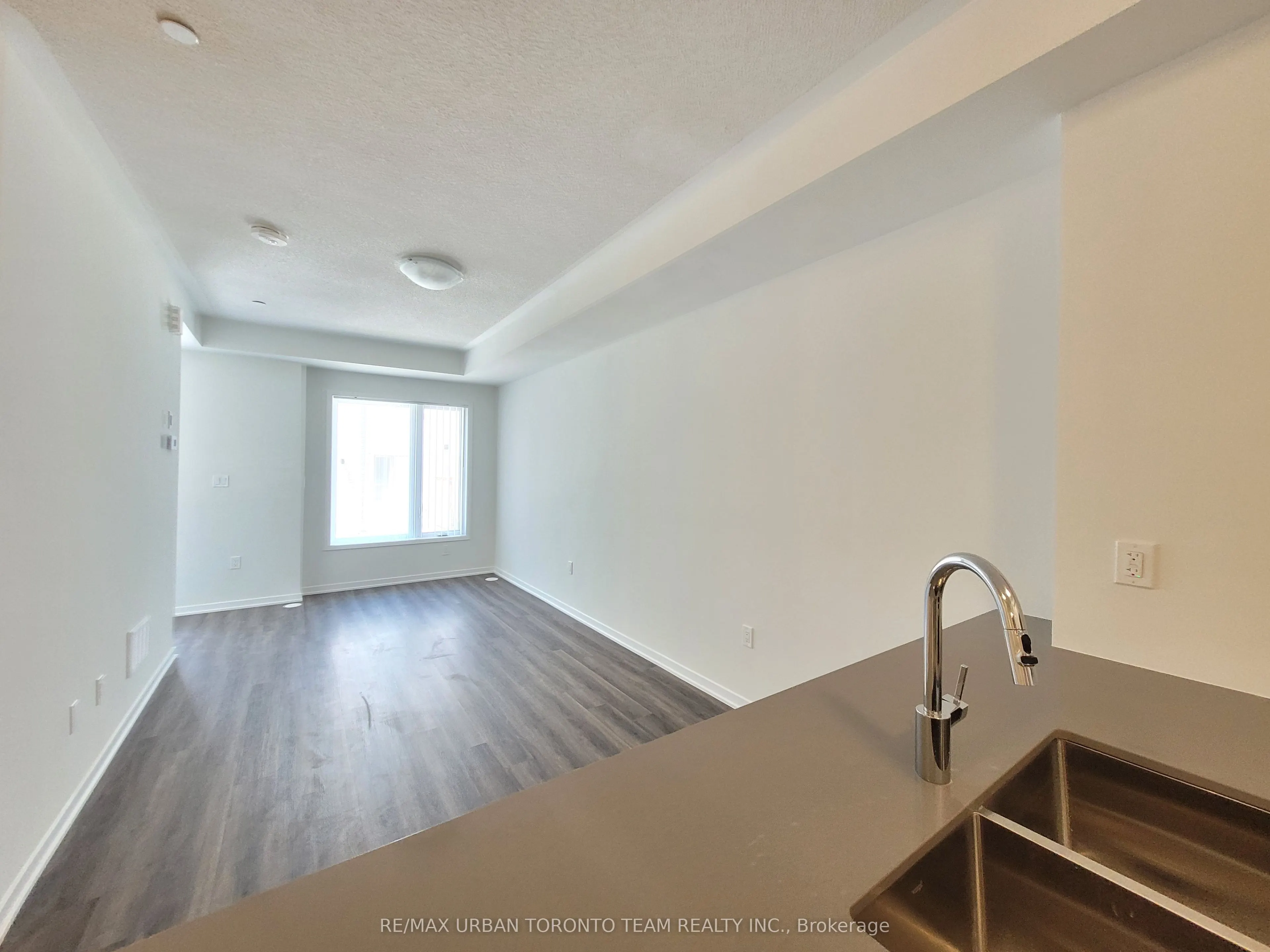 151 Honeycrisp Crescent, #TH 165