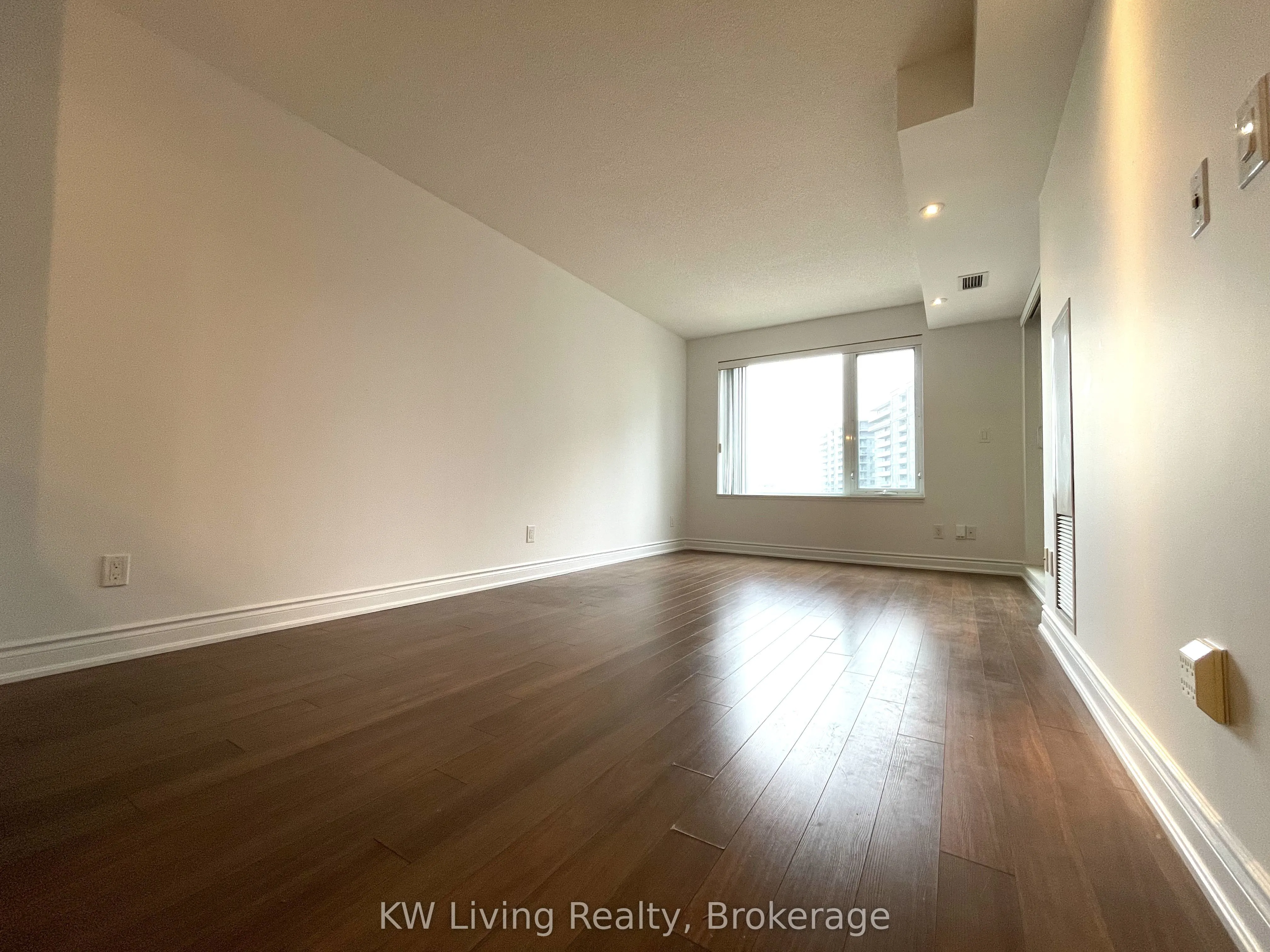233 South Park Road, #501