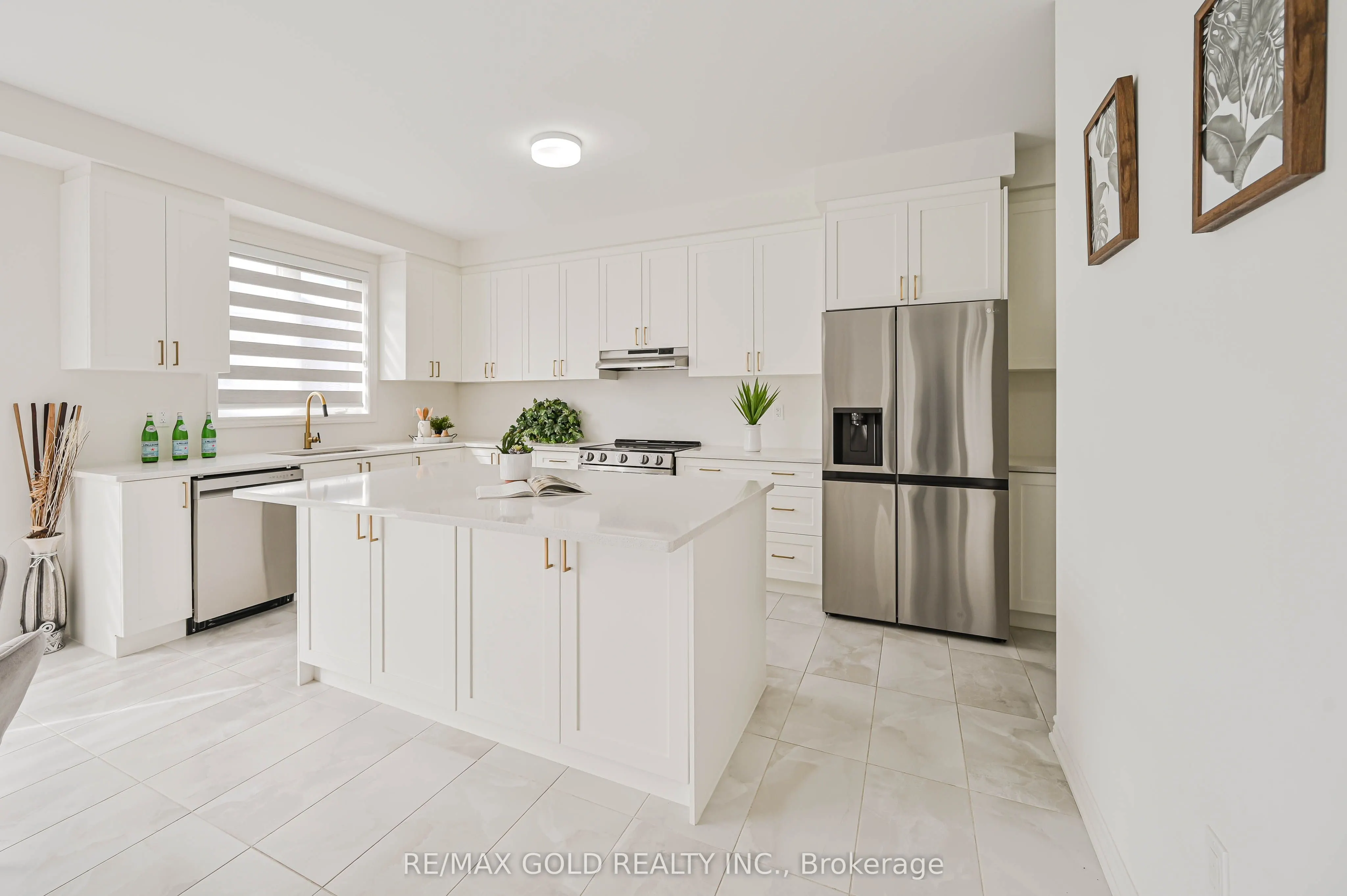 15 Sandhill Crescent