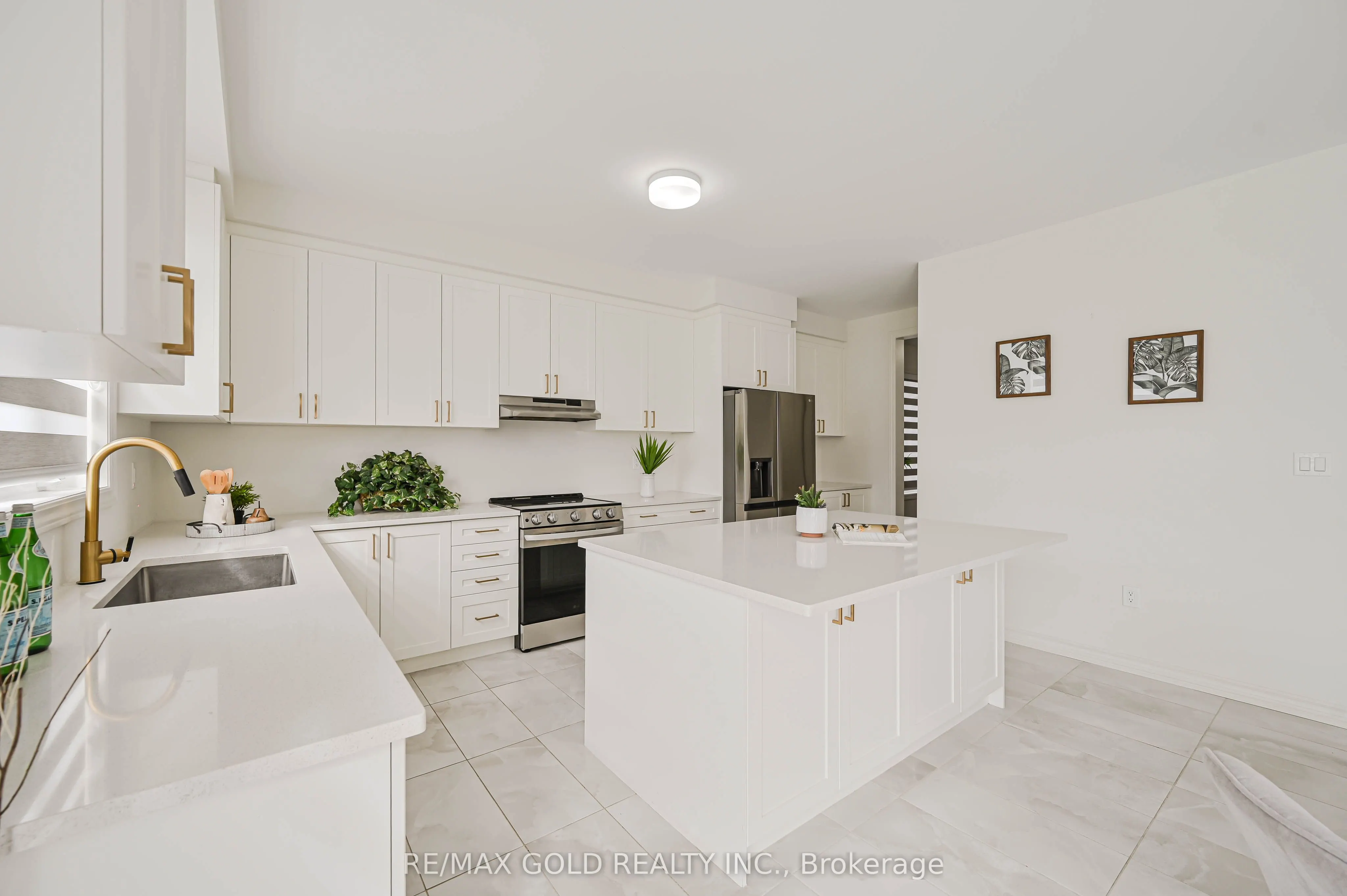 15 Sandhill Crescent