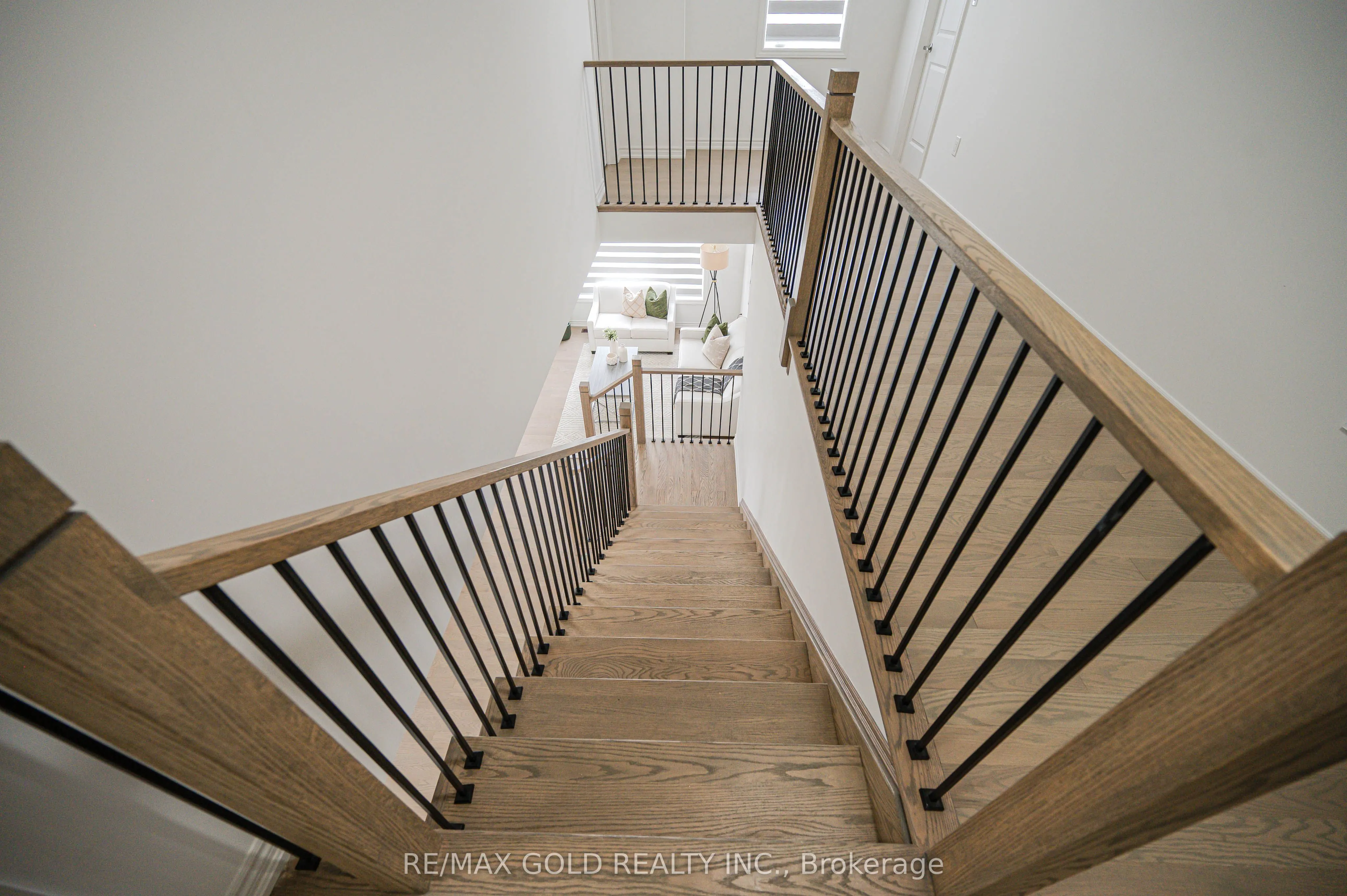 15 Sandhill Crescent