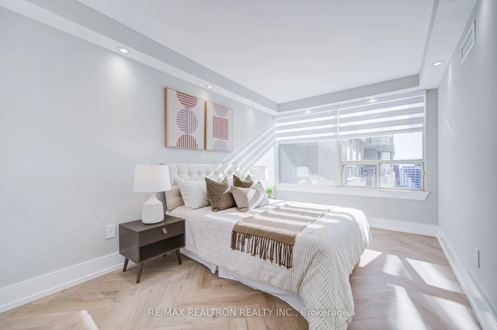 7 Townsgate Drive, #1601
