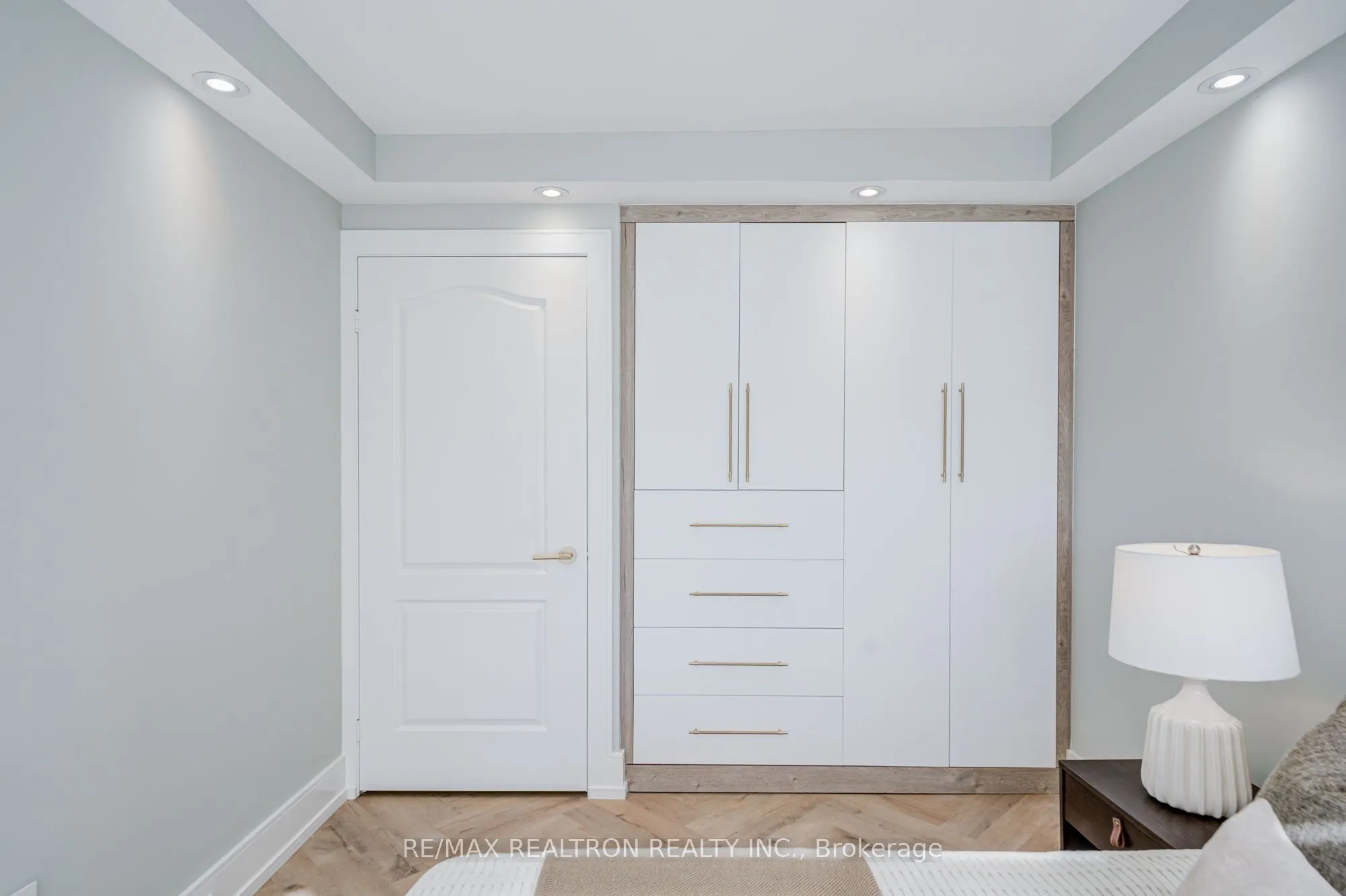 7 Townsgate Drive, #1601