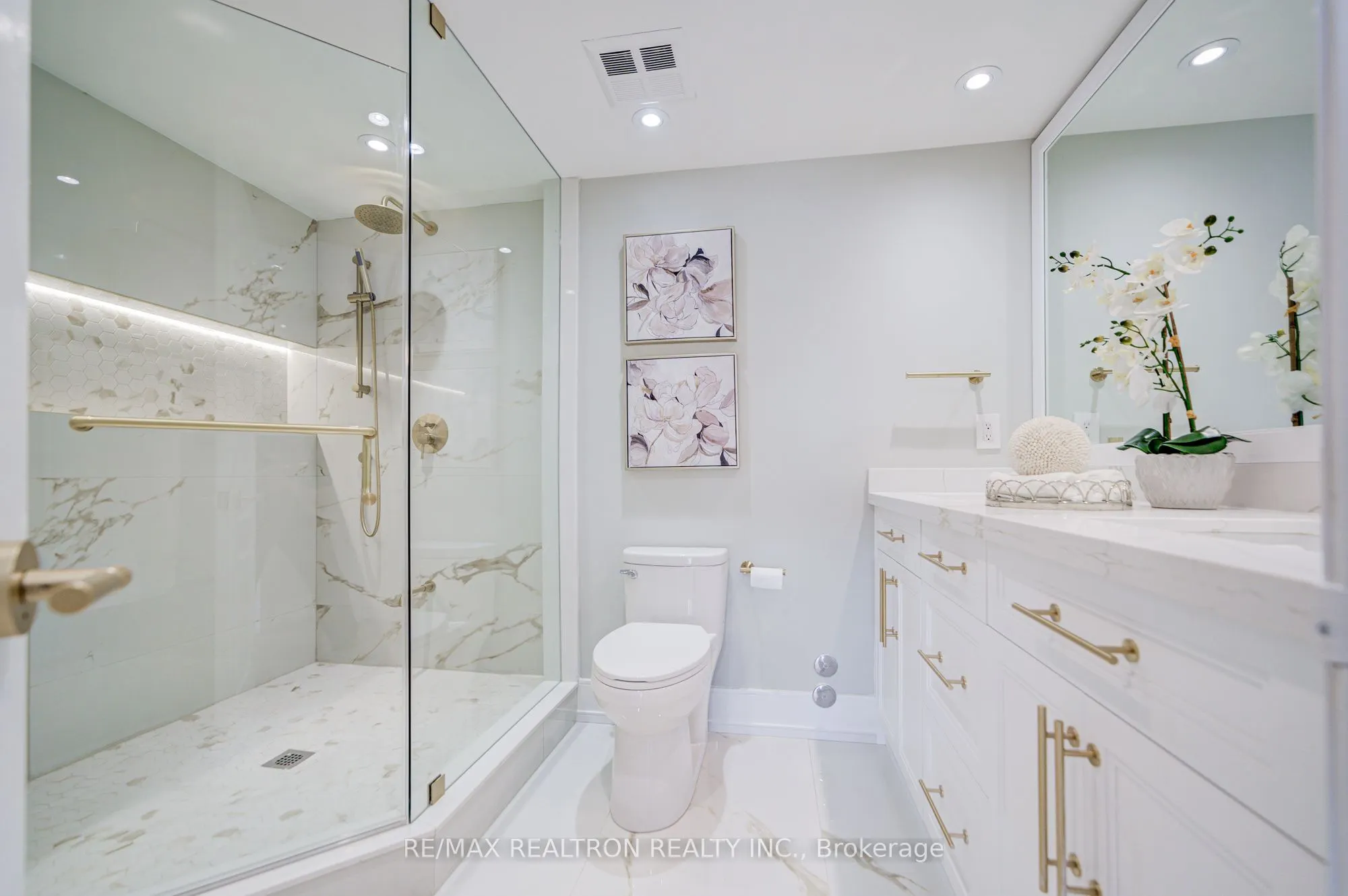 7 Townsgate Drive, #1601