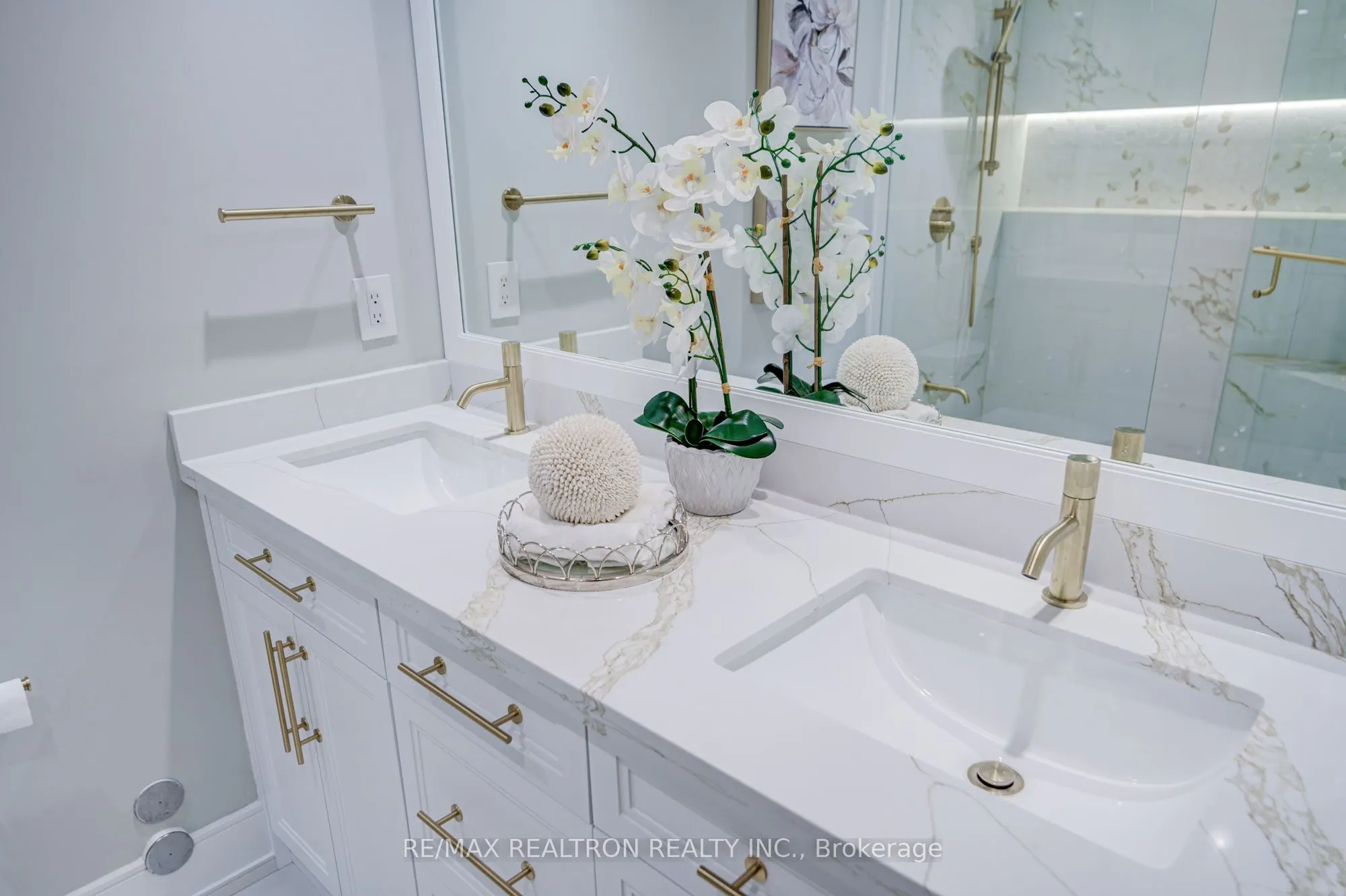 7 Townsgate Drive, #1601