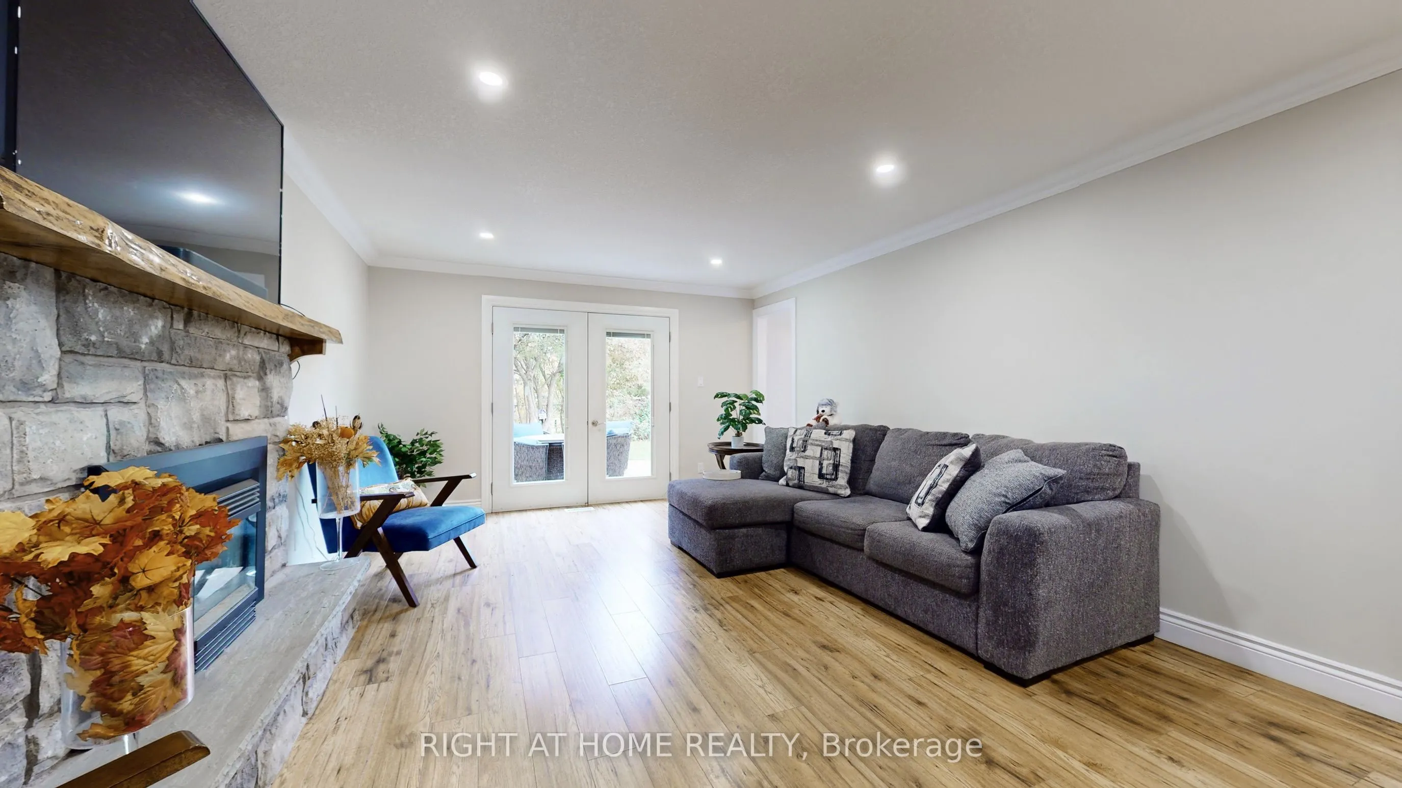 5 Glendale Avenue