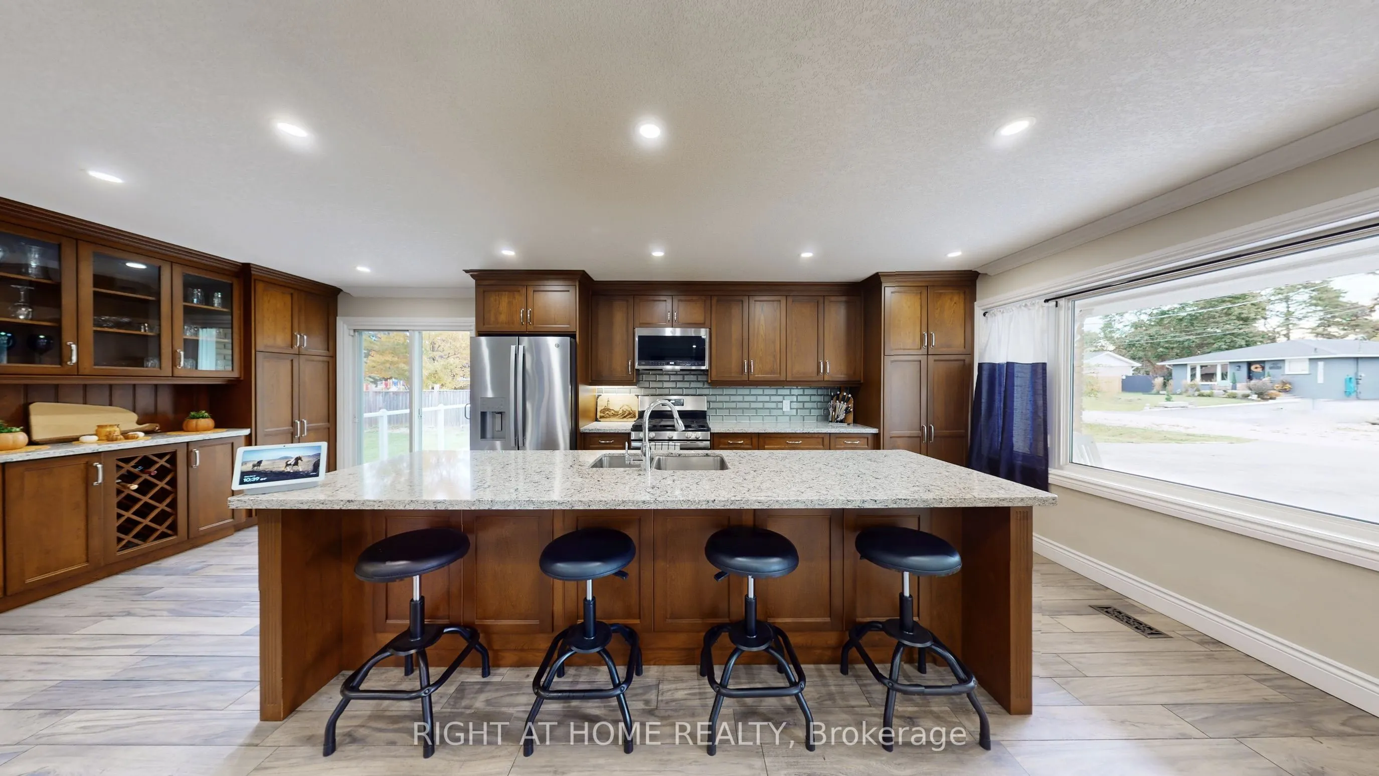 5 Glendale Avenue
