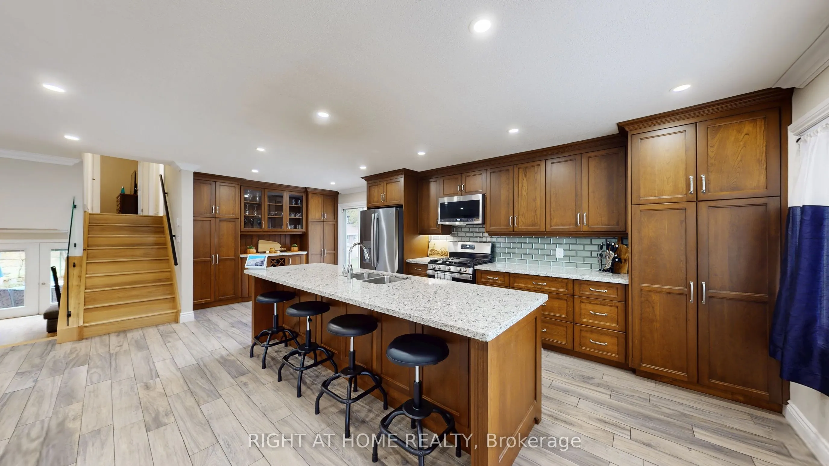 5 Glendale Avenue
