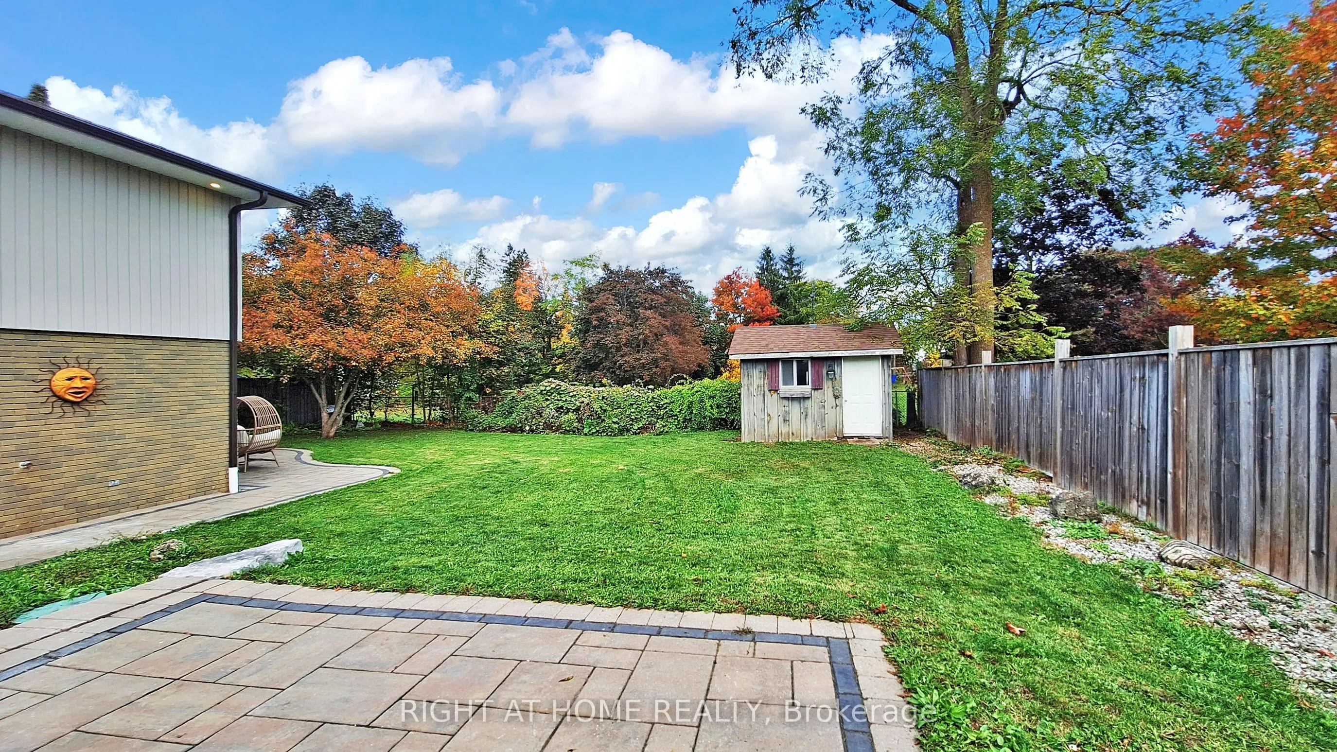5 Glendale Avenue