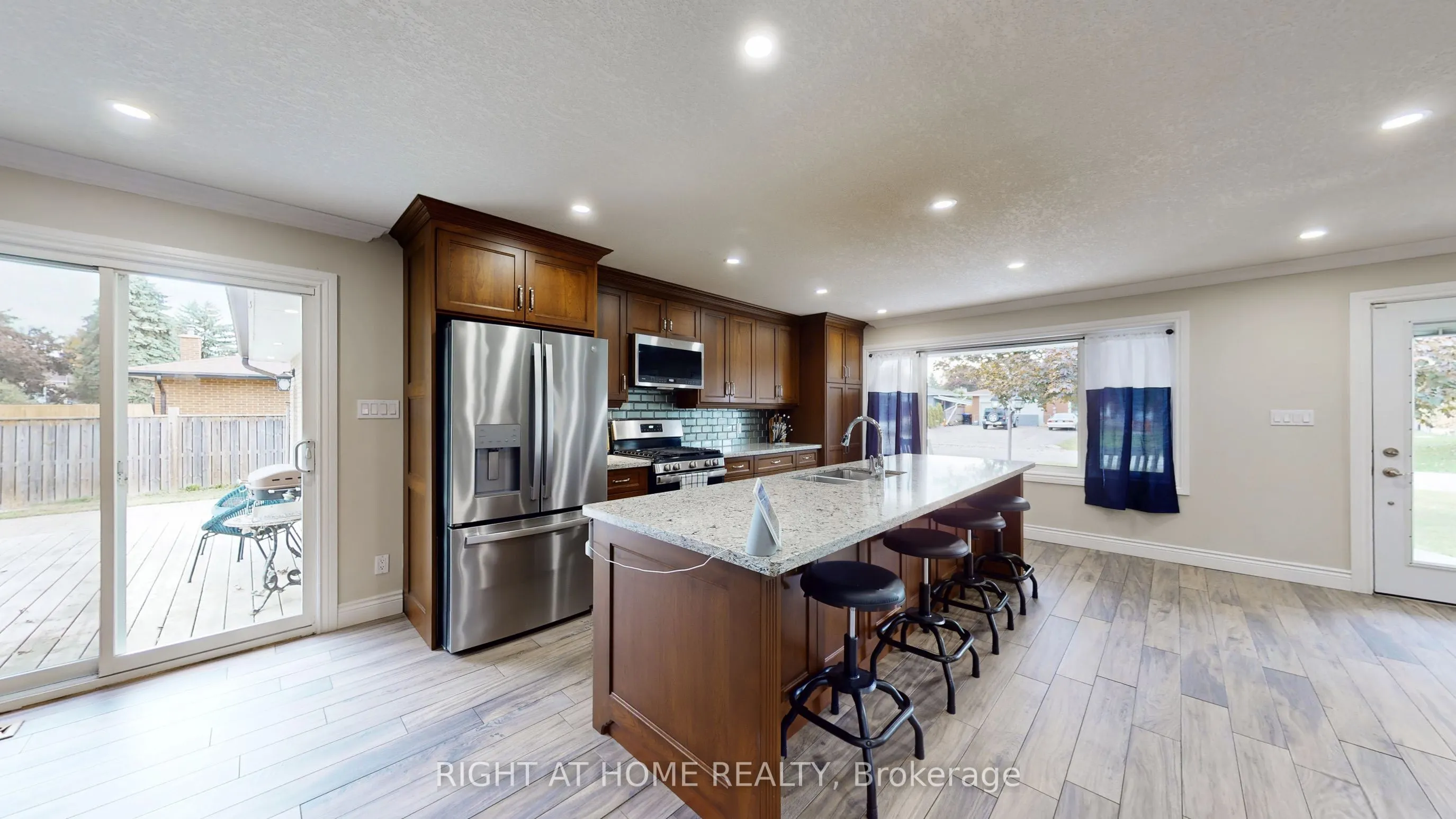 5 Glendale Avenue