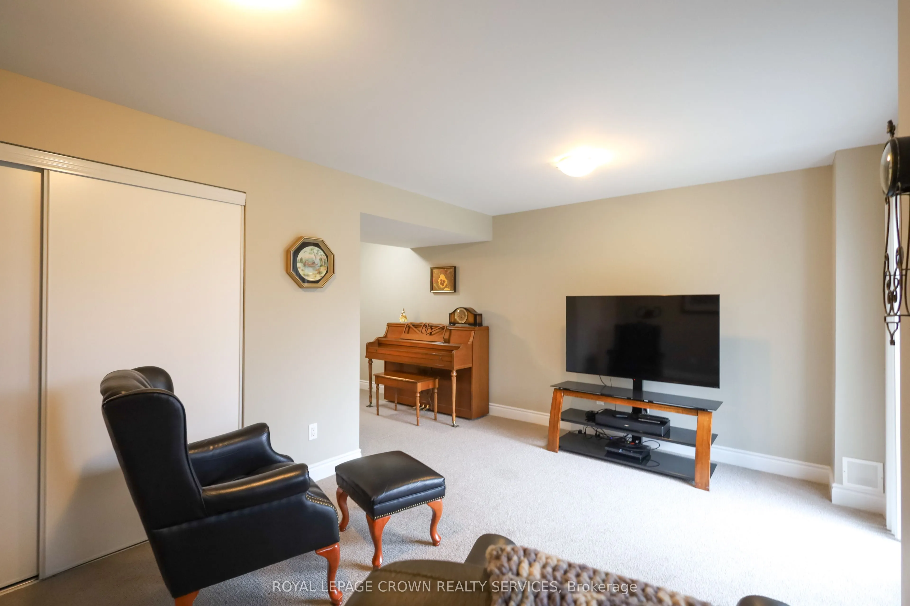 686 Wendy Culbert Crescent, #5
