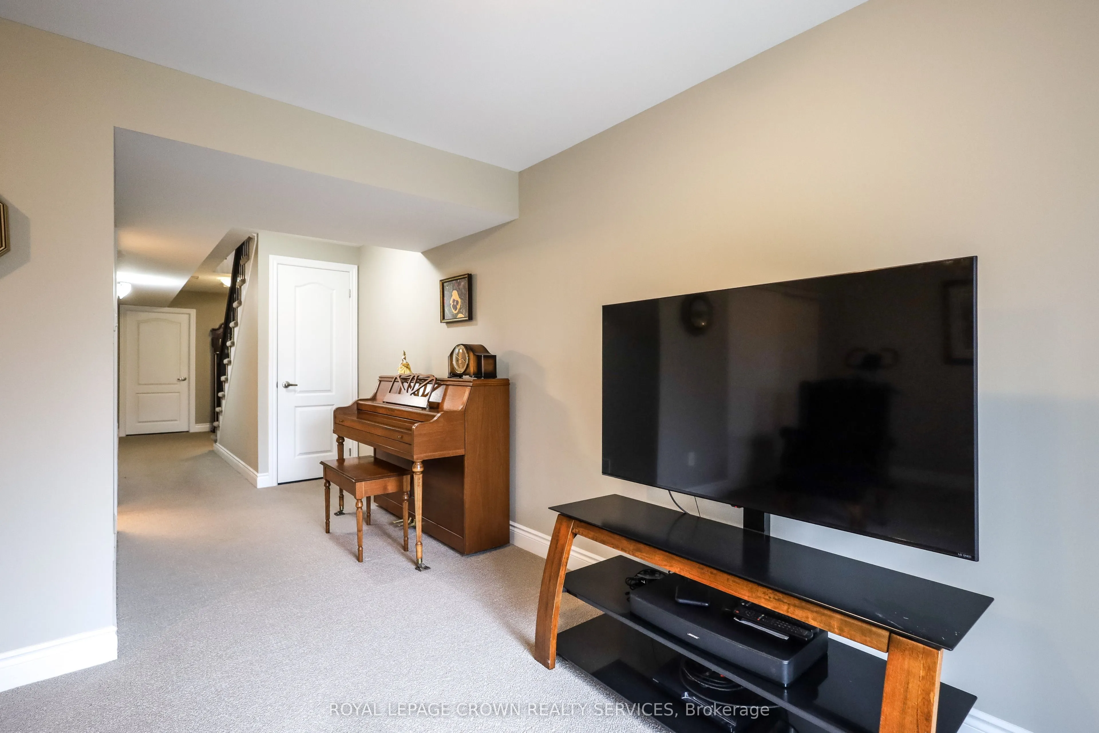 686 Wendy Culbert Crescent, #5