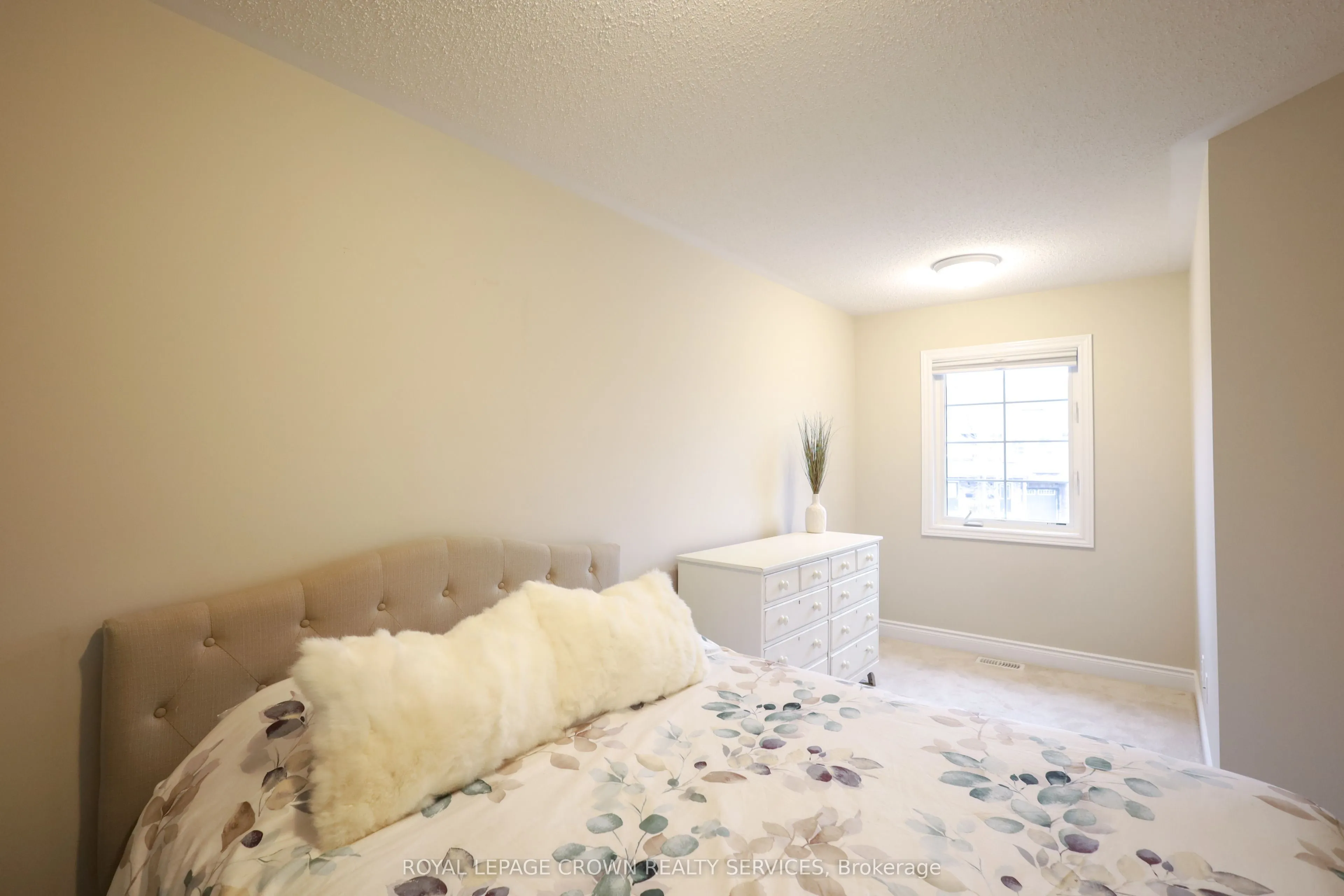 686 Wendy Culbert Crescent, #5