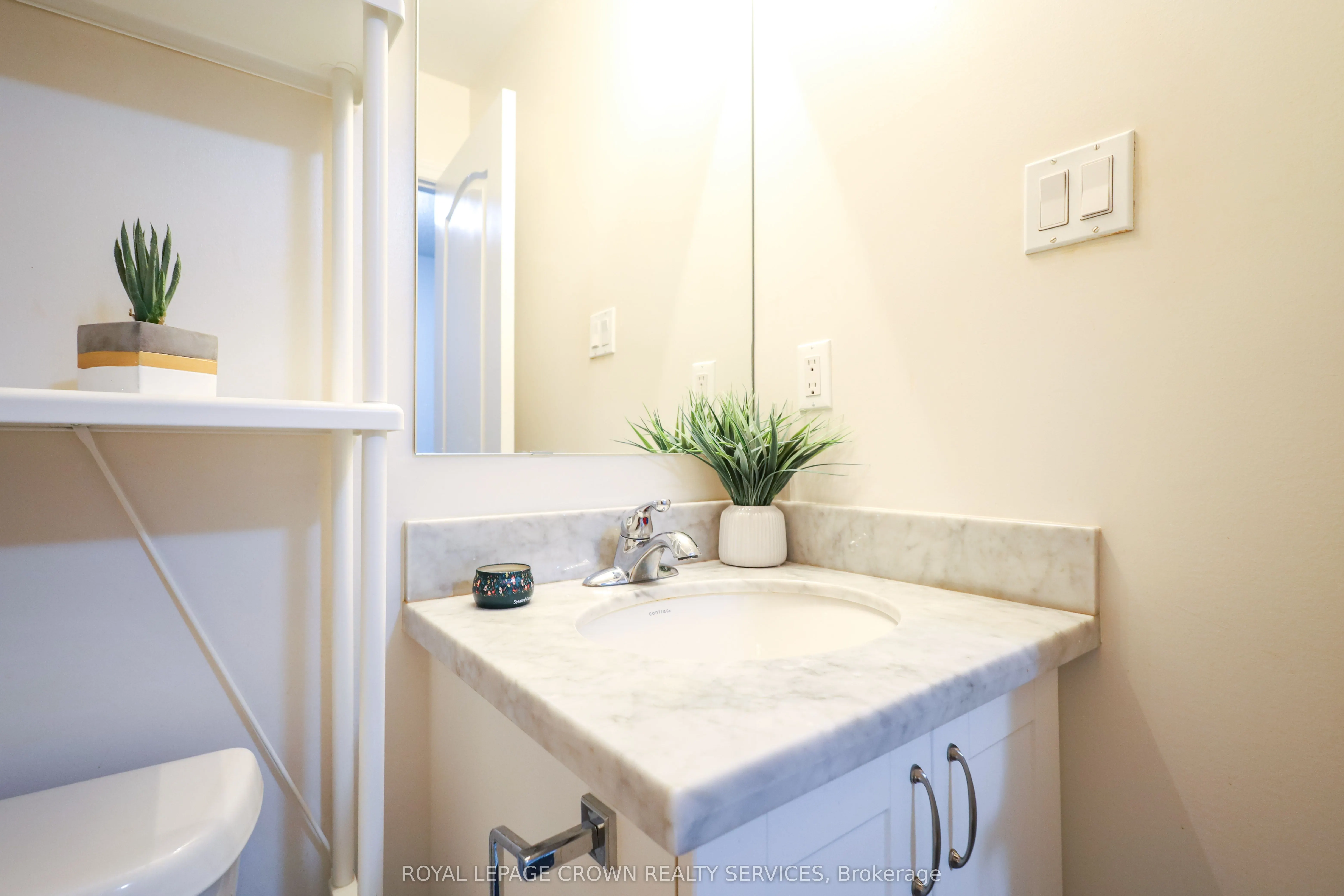 686 Wendy Culbert Crescent, #5
