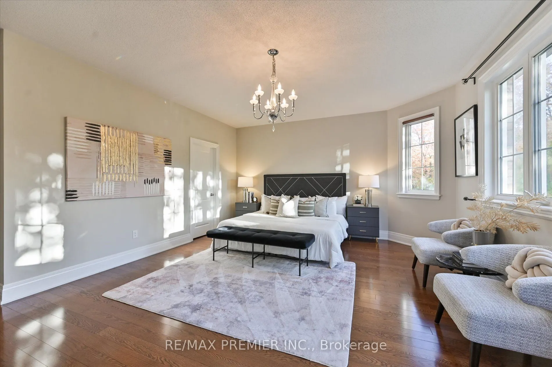 64 Heintzman Crescent