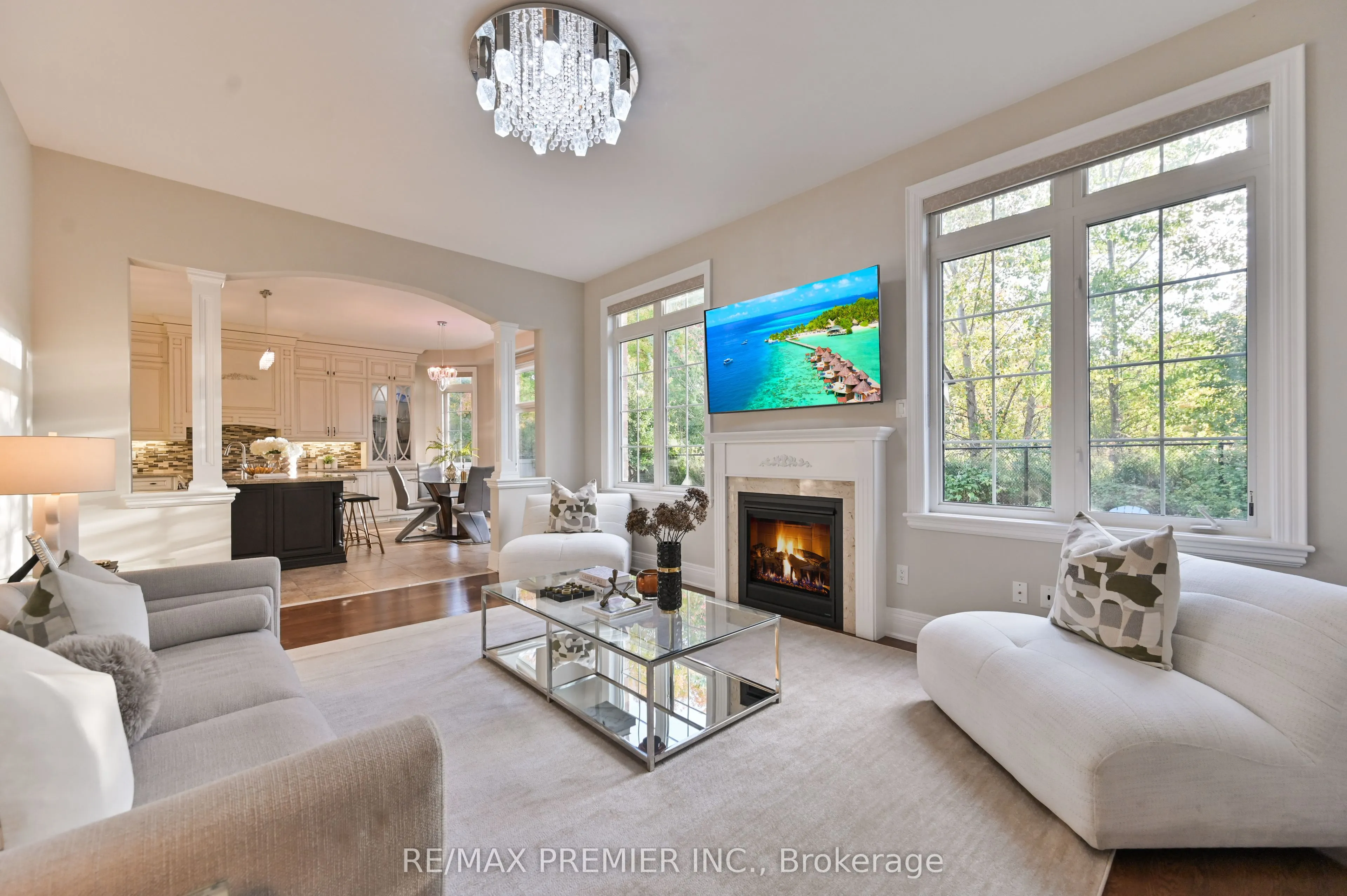 64 Heintzman Crescent