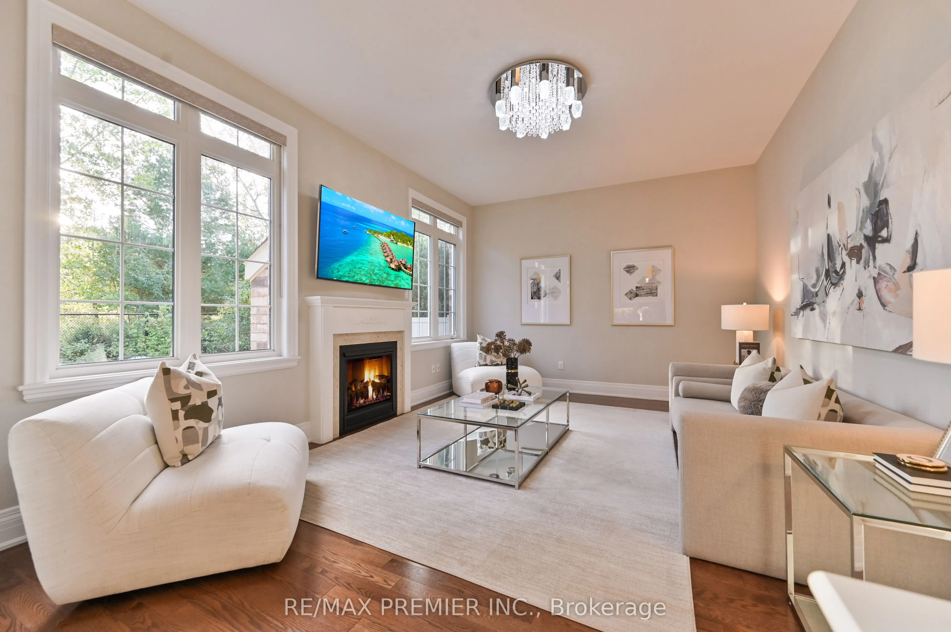 64 Heintzman Crescent