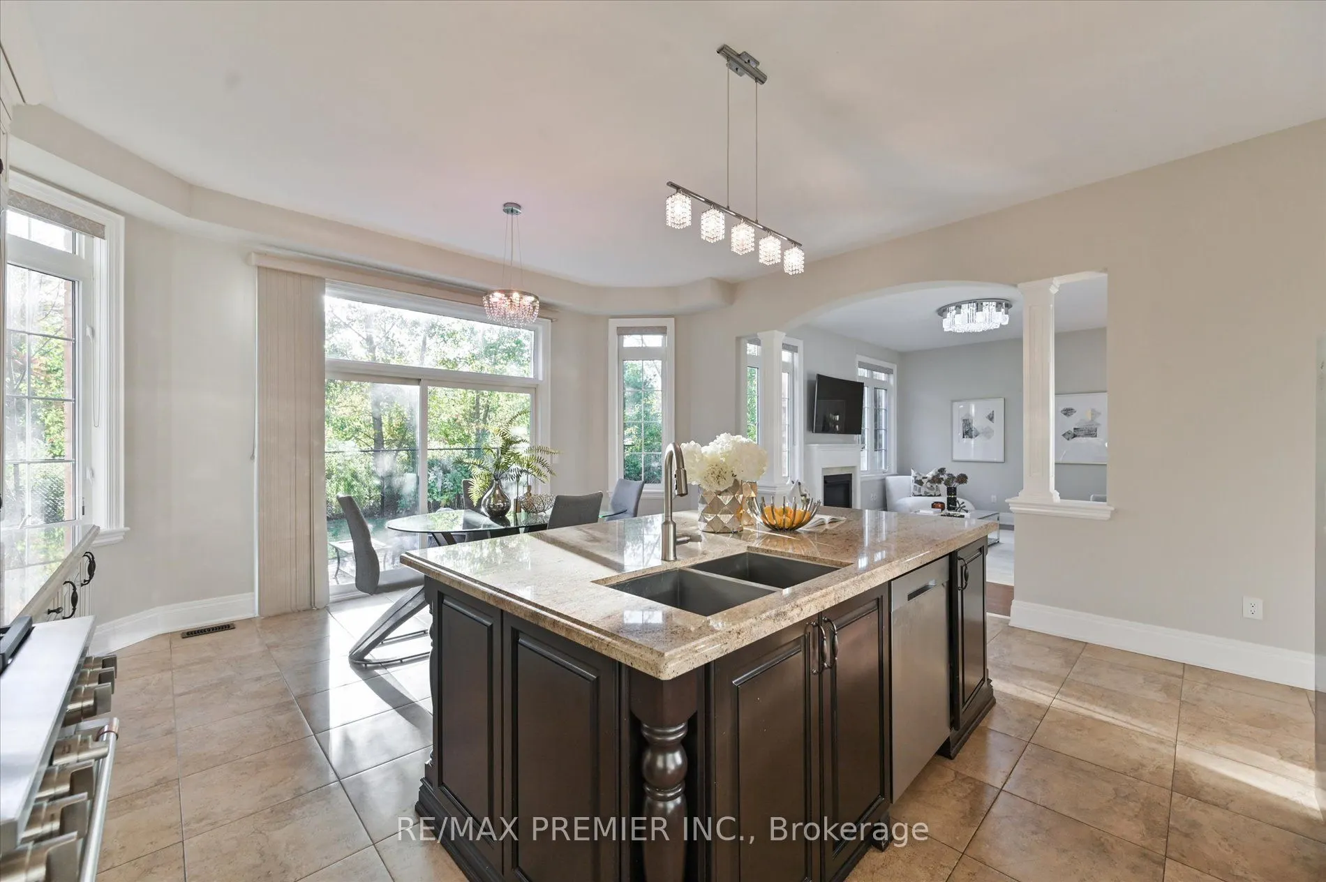 64 Heintzman Crescent