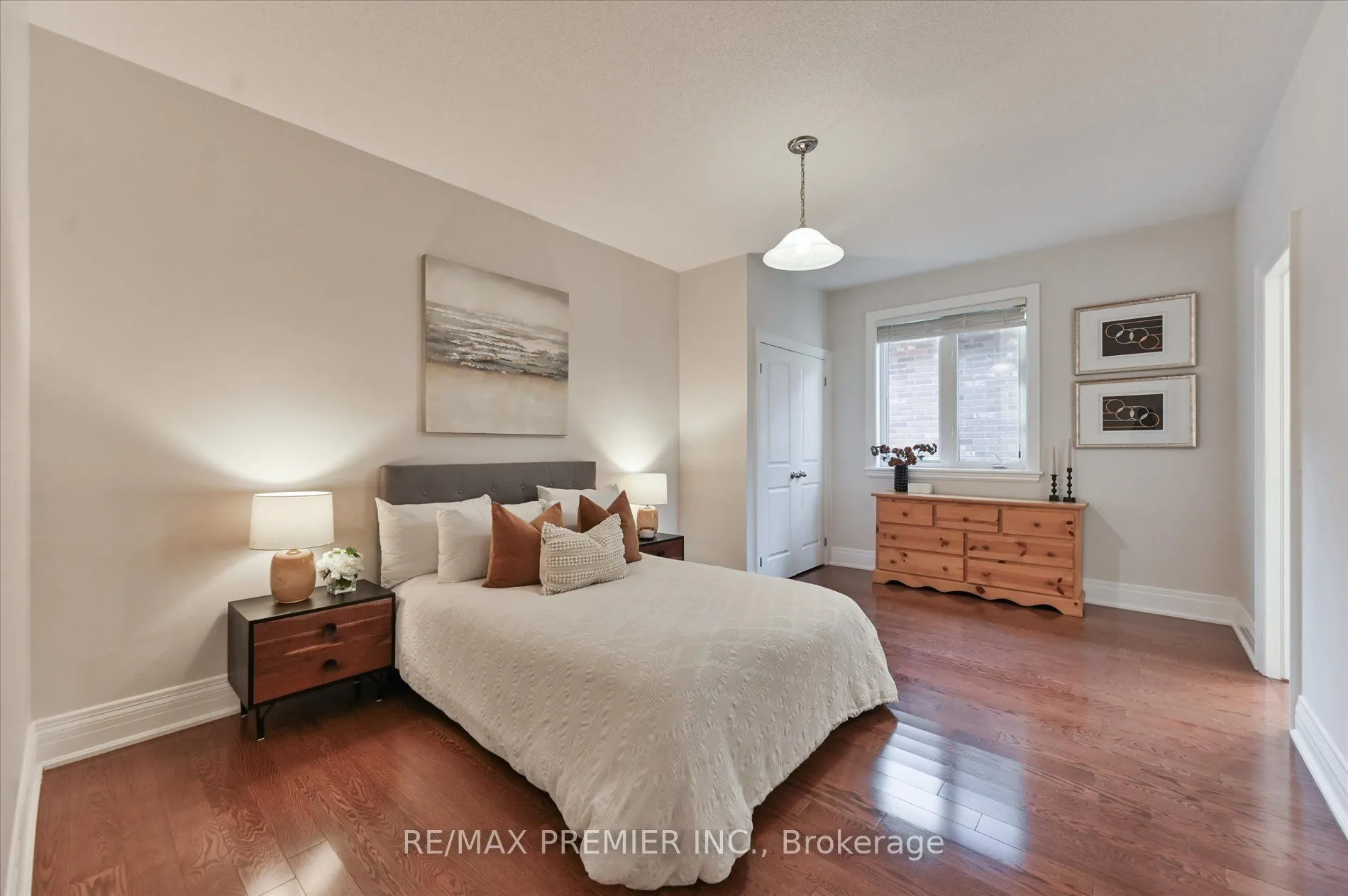 64 Heintzman Crescent