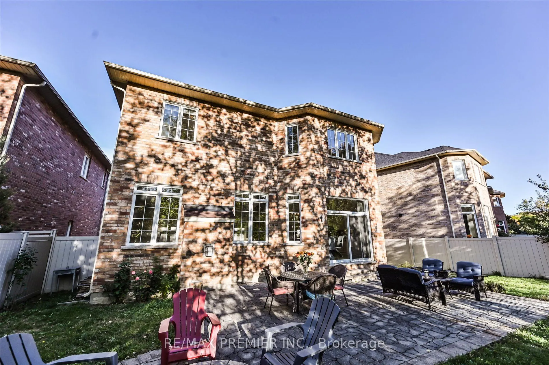 64 Heintzman Crescent