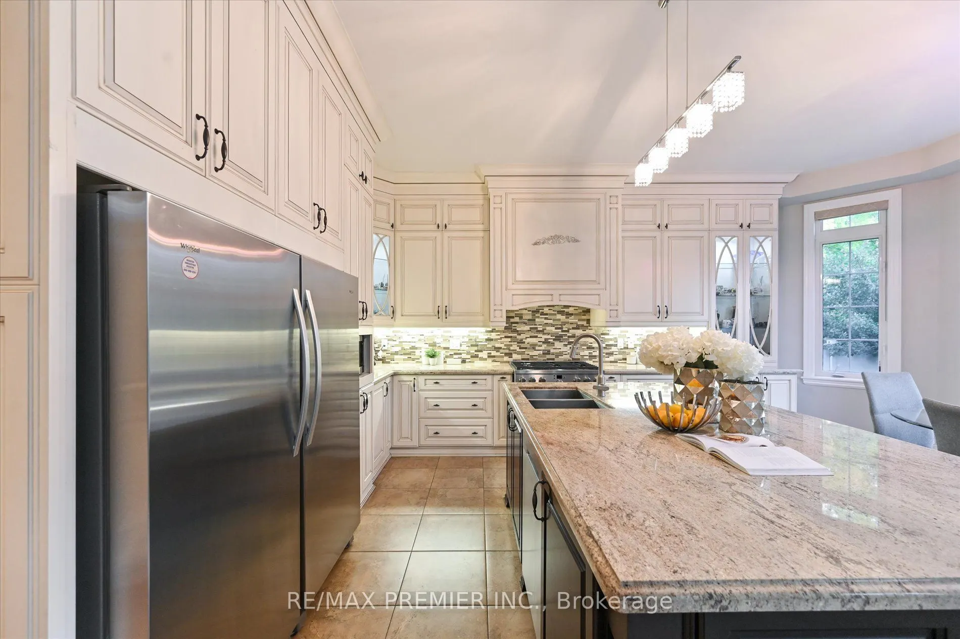 64 Heintzman Crescent