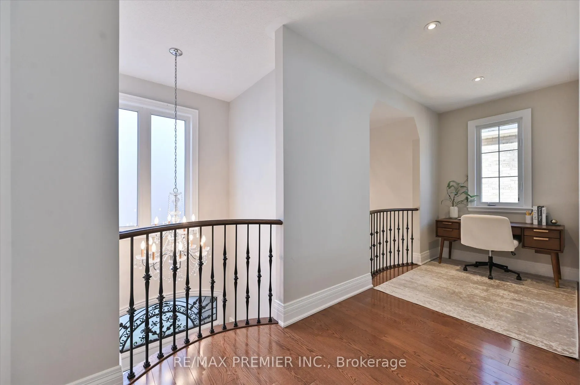 64 Heintzman Crescent