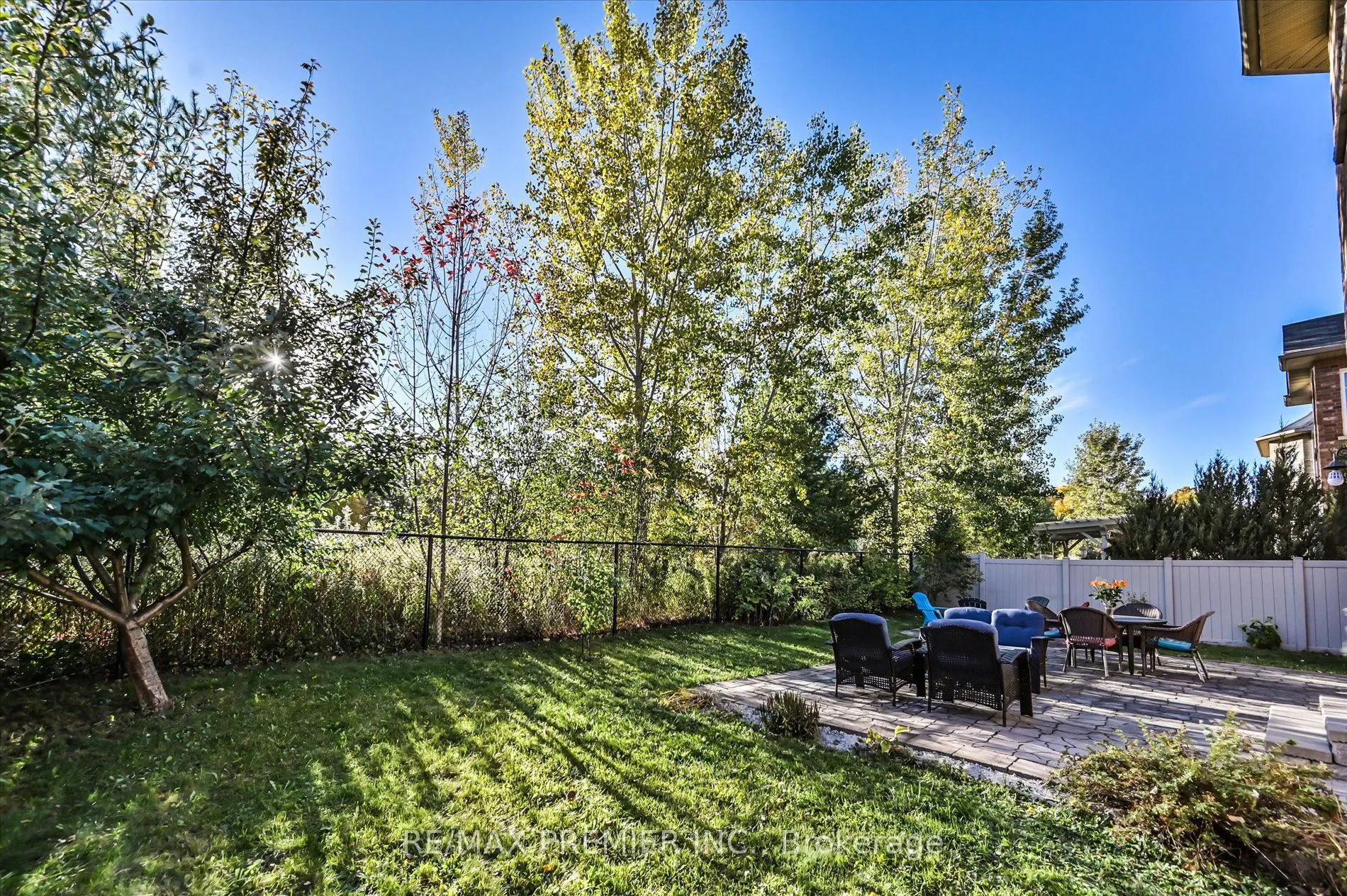 64 Heintzman Crescent