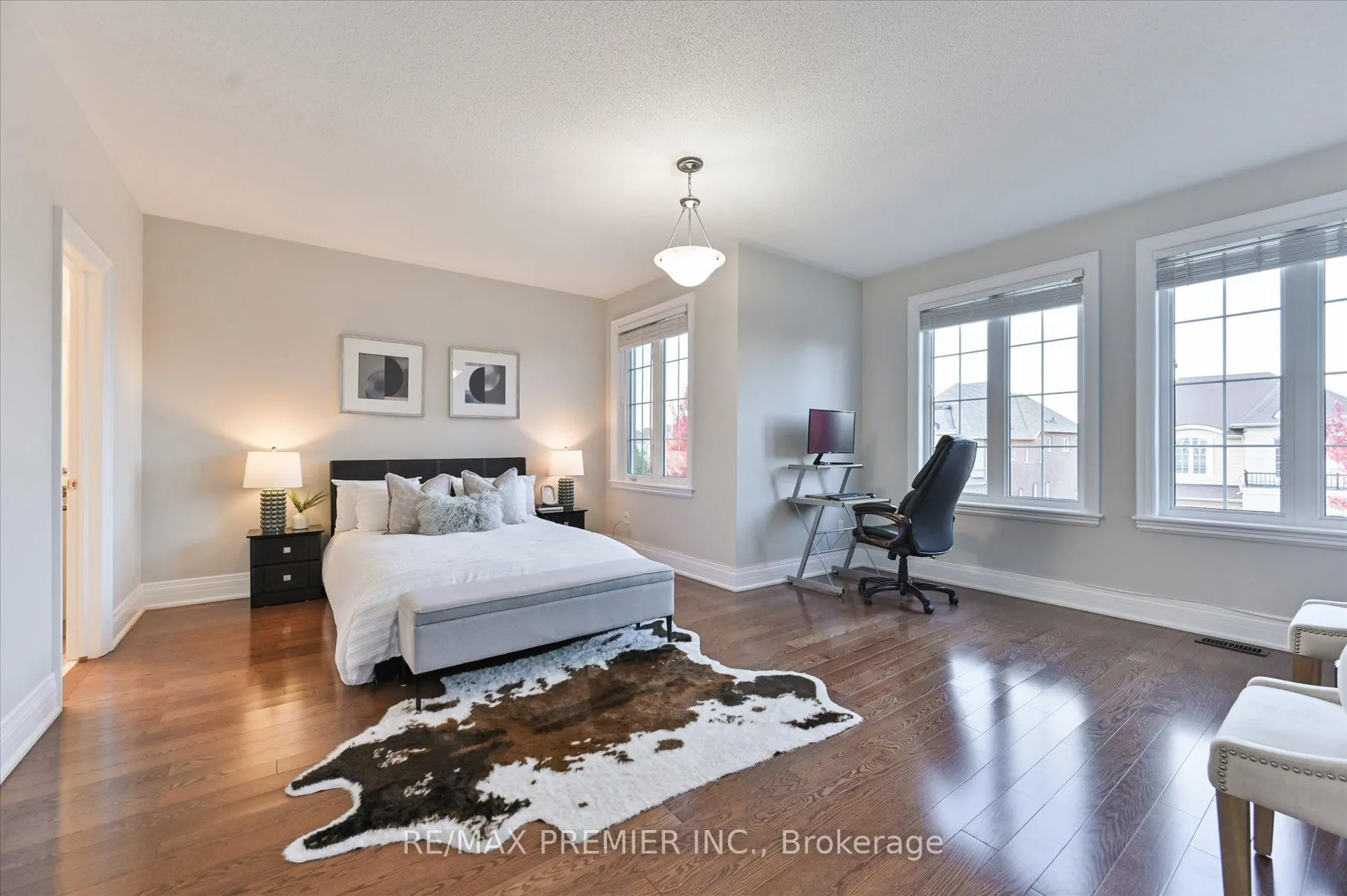 64 Heintzman Crescent