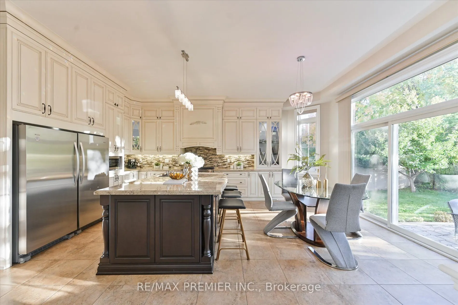 64 Heintzman Crescent