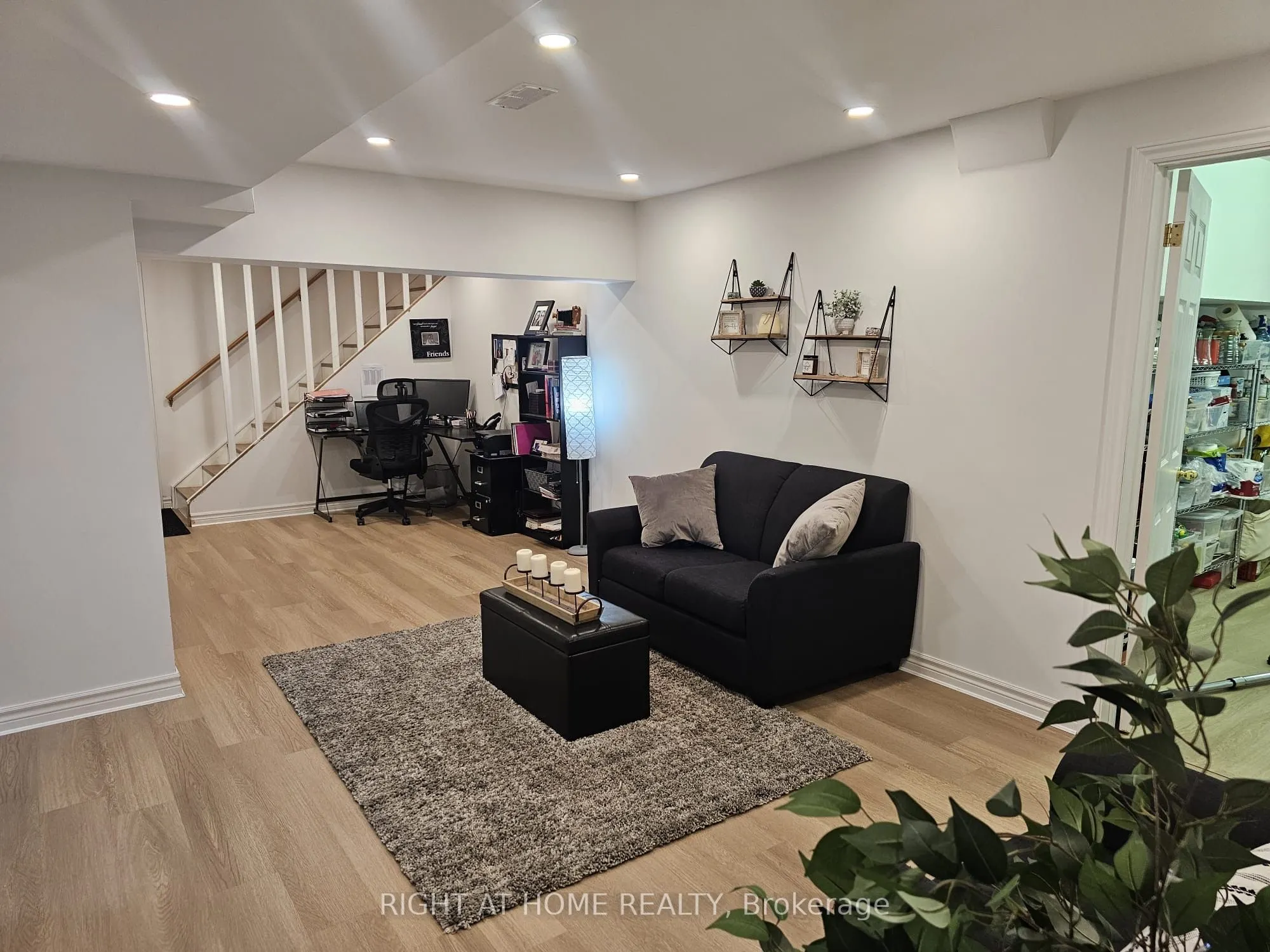 33 Country Heights Drive