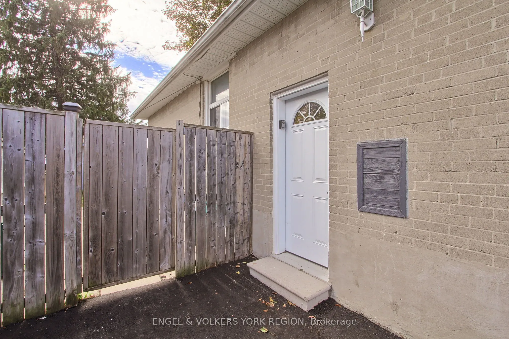 106 Sheldon Avenue