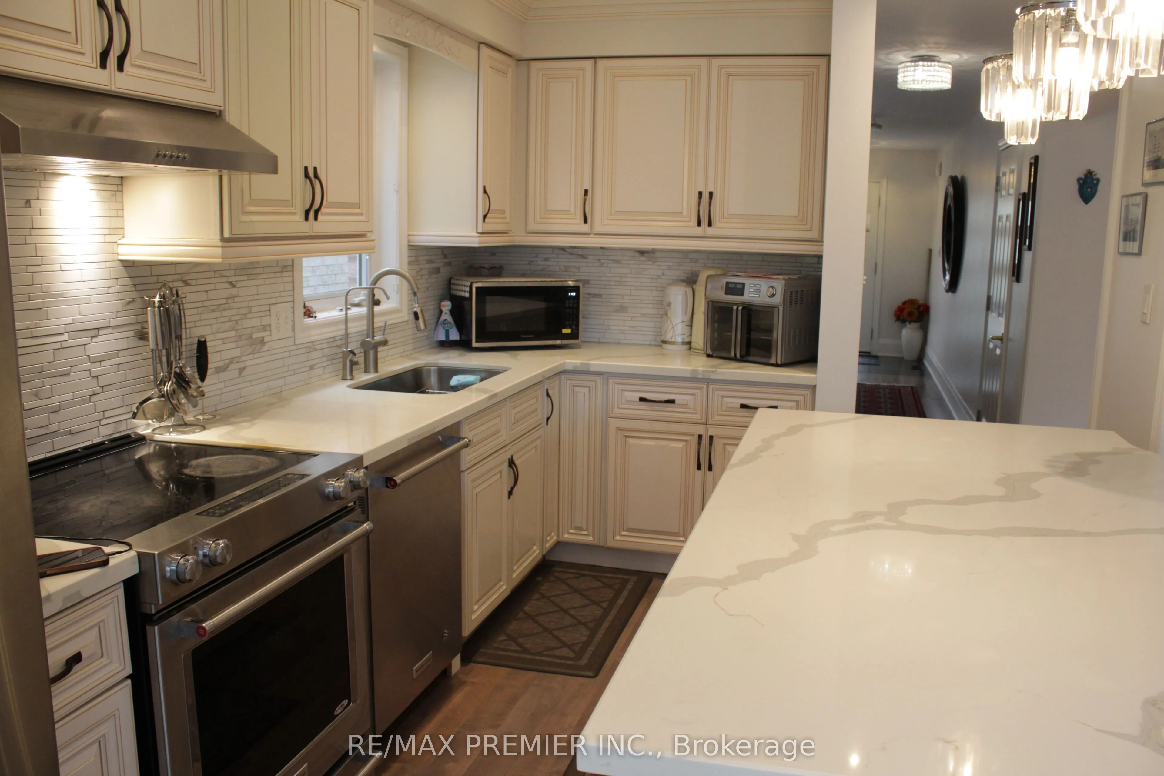 262 Isacc Murray Avenue, #Main Fl