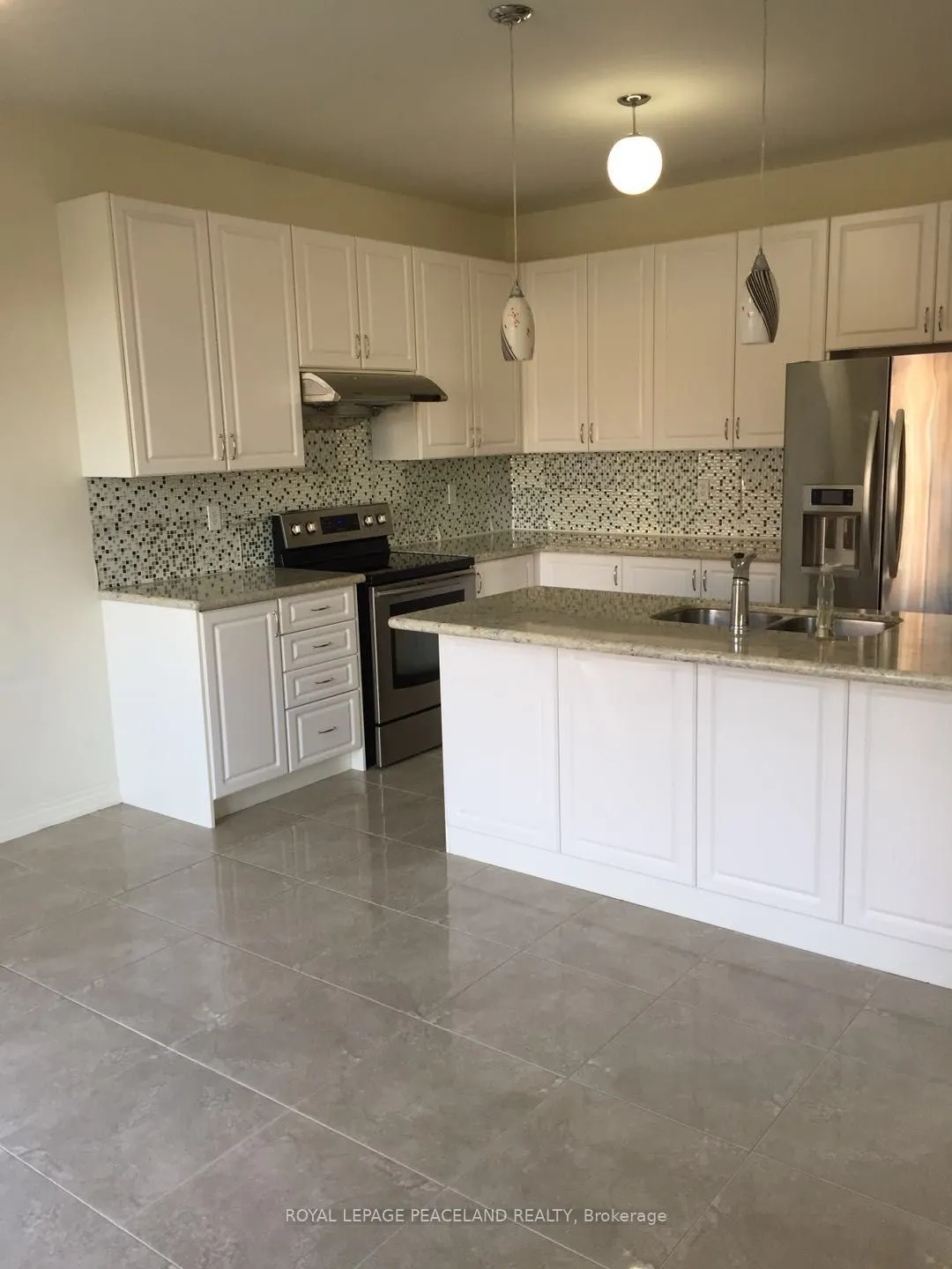 1043 Stuffles Crescent