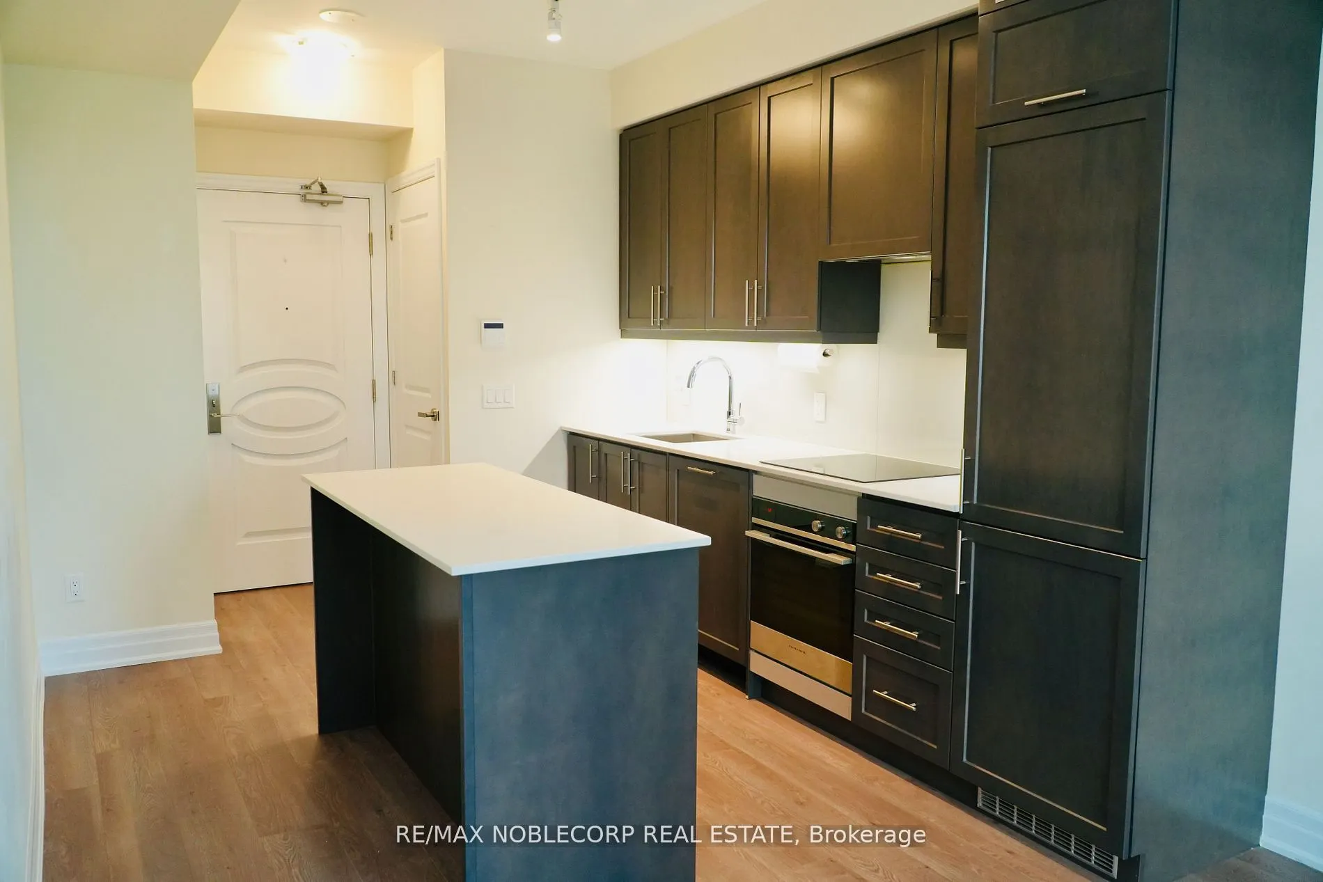 9085 Jane Street, #1511