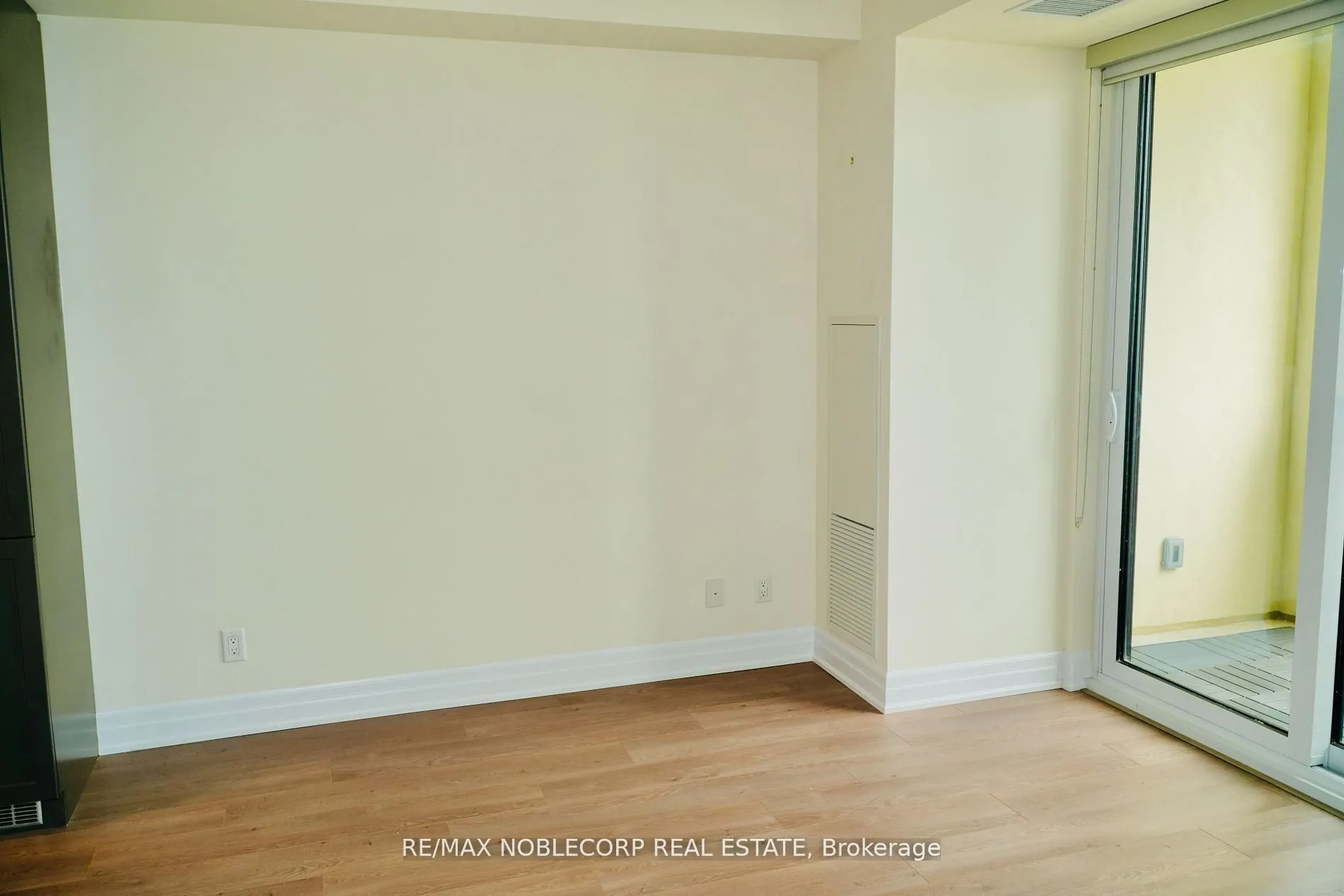 9085 Jane Street, #1511
