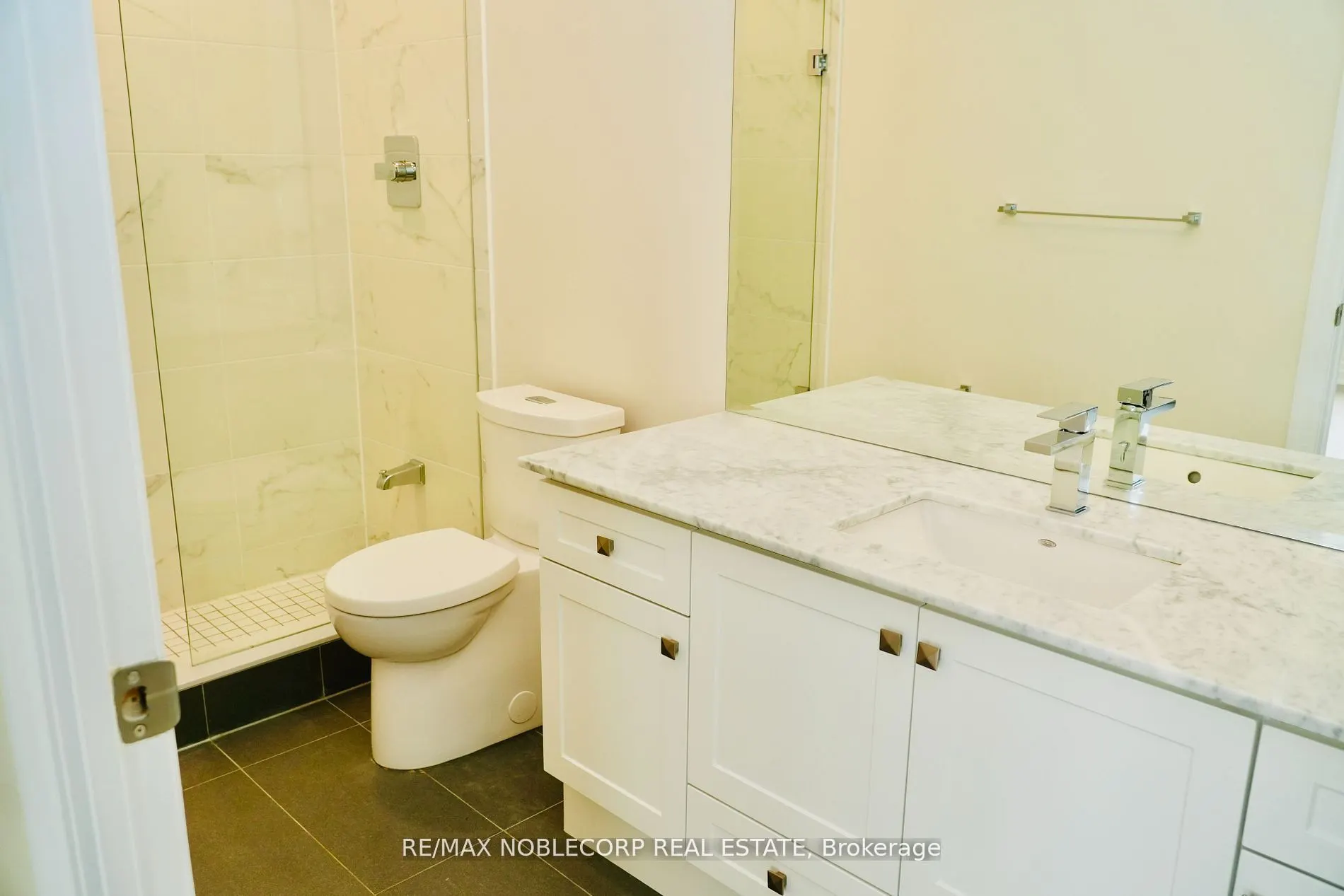 9085 Jane Street, #1511