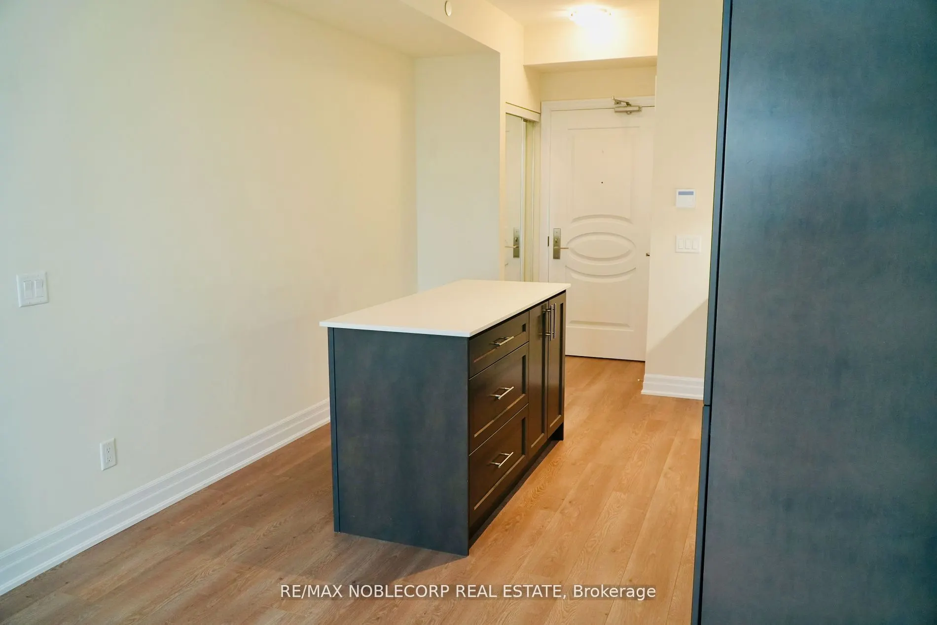 9085 Jane Street, #1511
