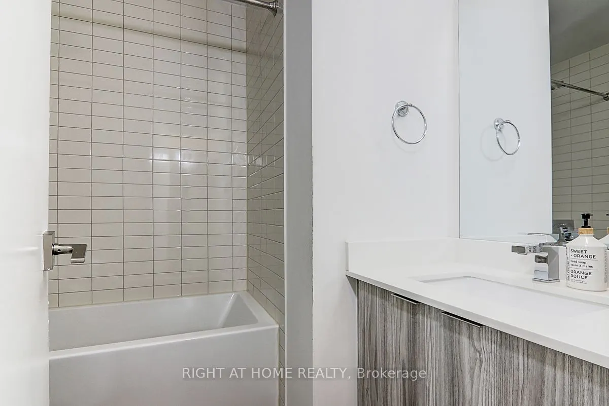 2916 Highway 7 Avenue, #2202