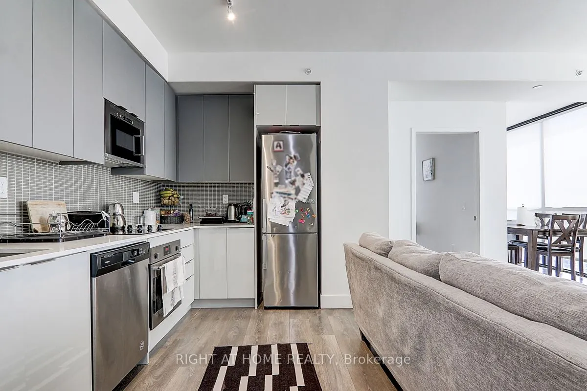 2916 Highway 7 Avenue, #2202