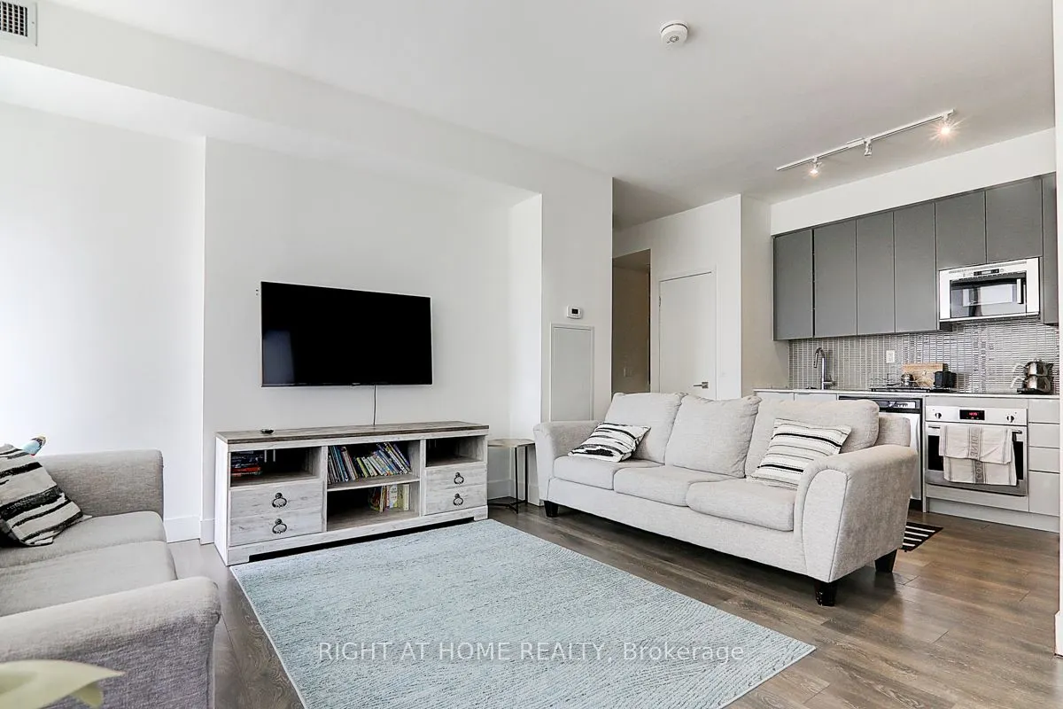 2916 Highway 7 Avenue, #2202